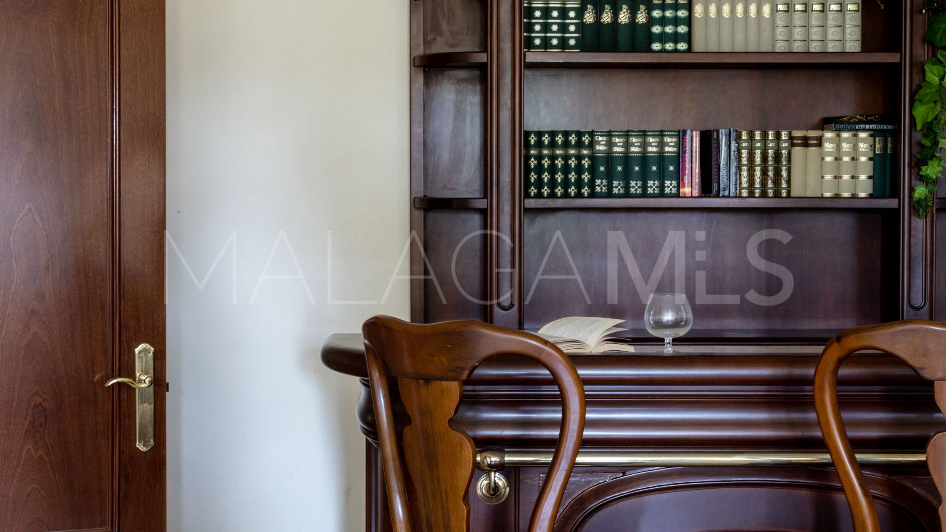 Villa for sale in Arroyo de la Miel