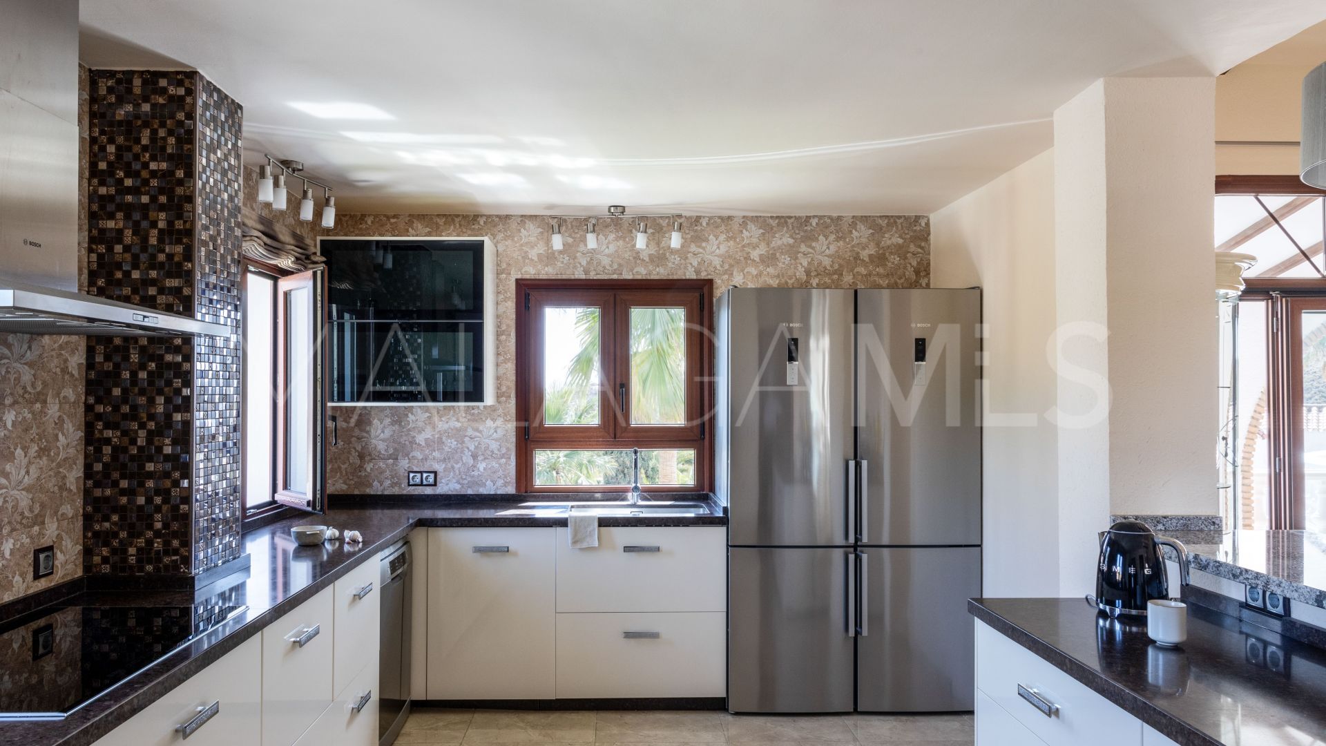 Villa for sale in Arroyo de la Miel