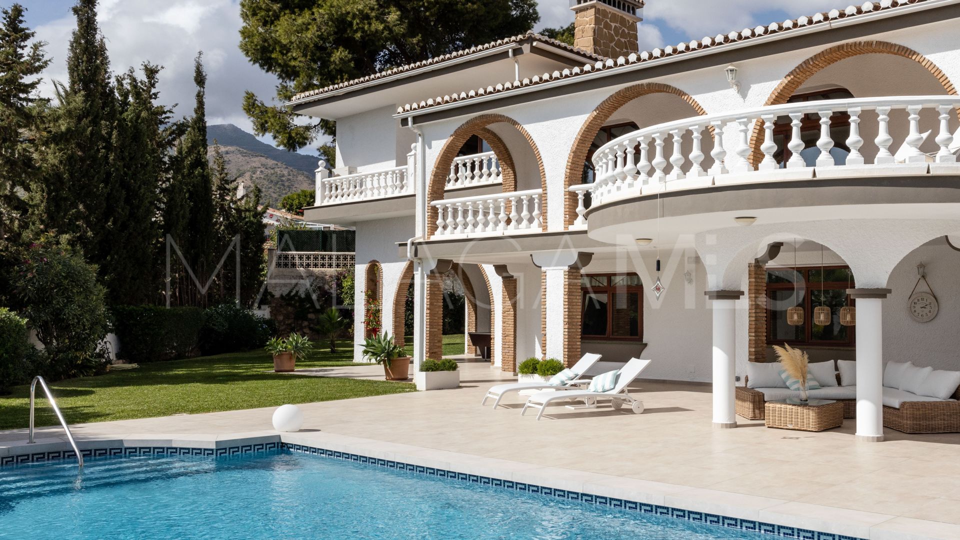 Villa for sale in Arroyo de la Miel