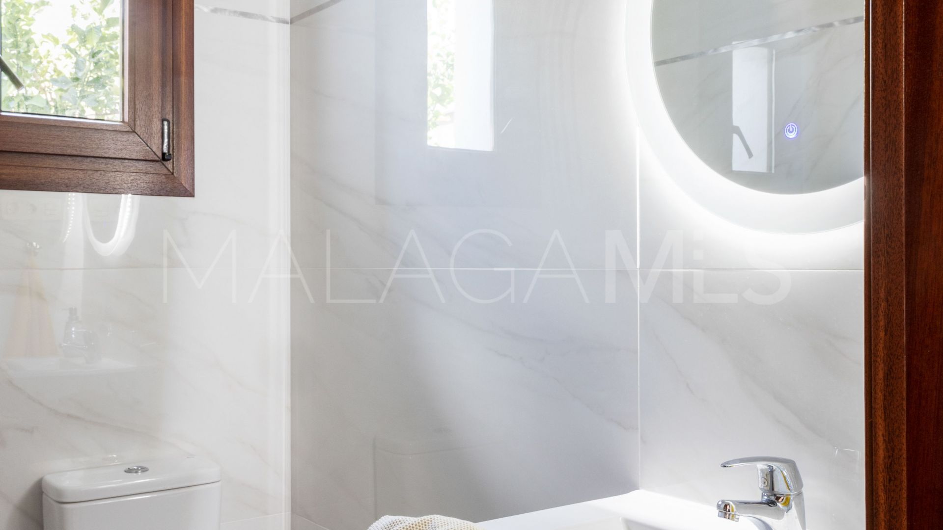 Villa for sale in Arroyo de la Miel