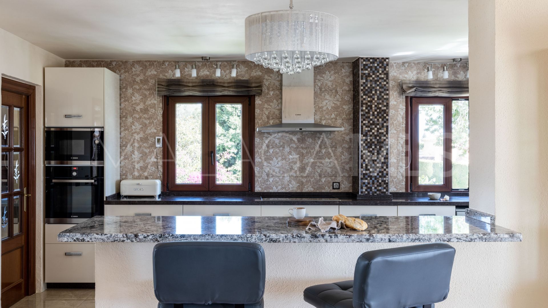 Villa for sale in Arroyo de la Miel