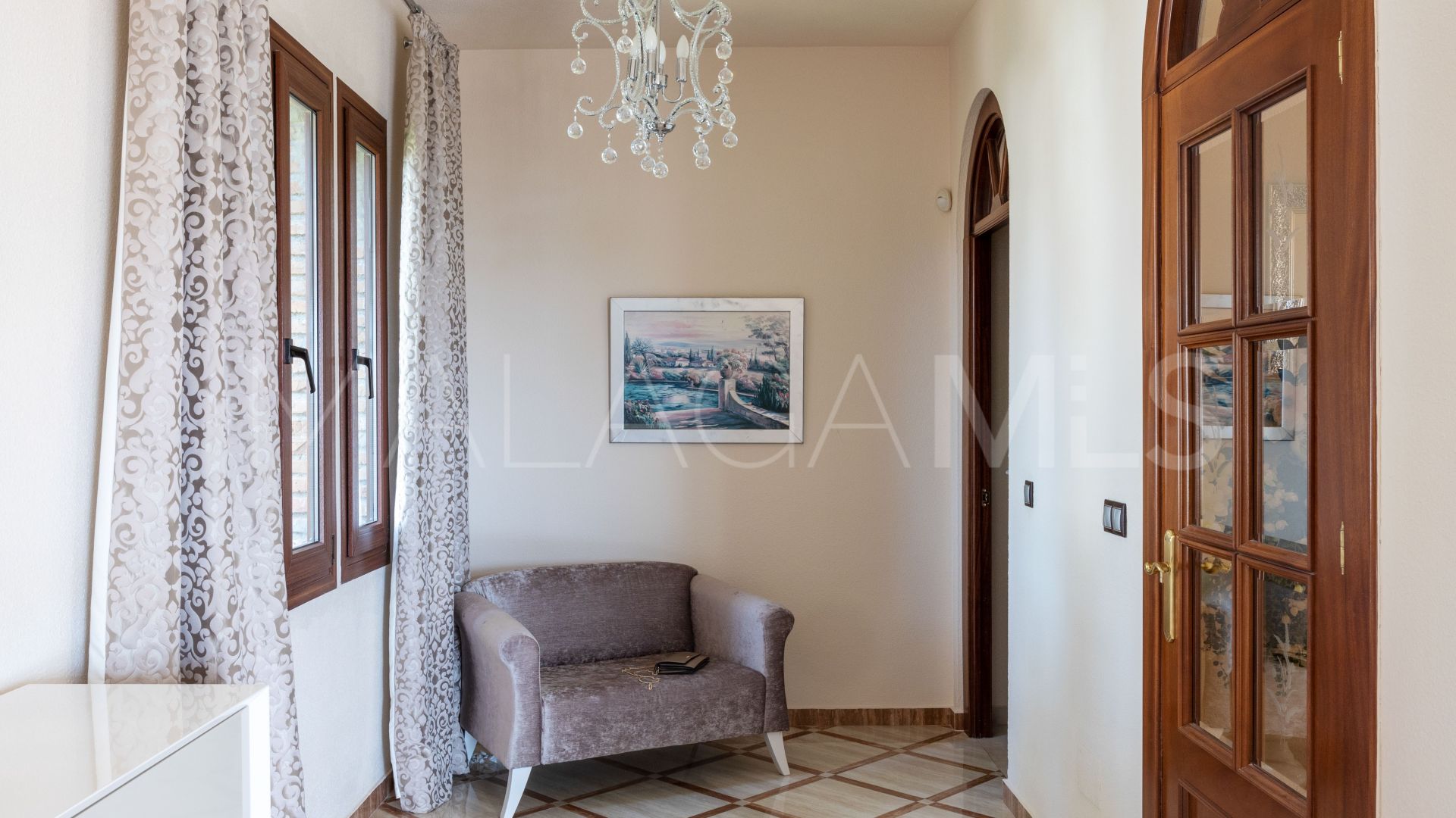 Villa for sale in Arroyo de la Miel