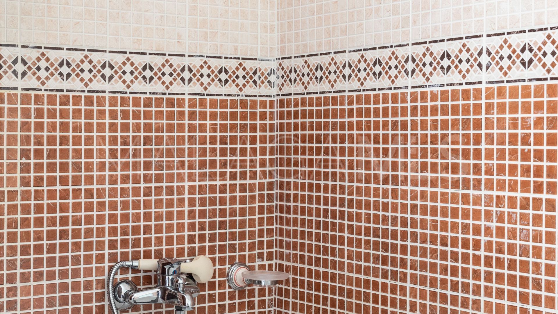 Villa for sale in Arroyo de la Miel