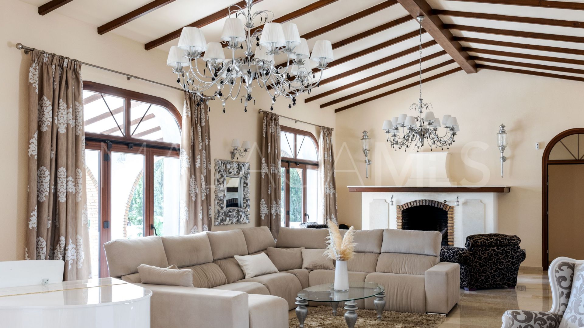 Villa for sale in Arroyo de la Miel