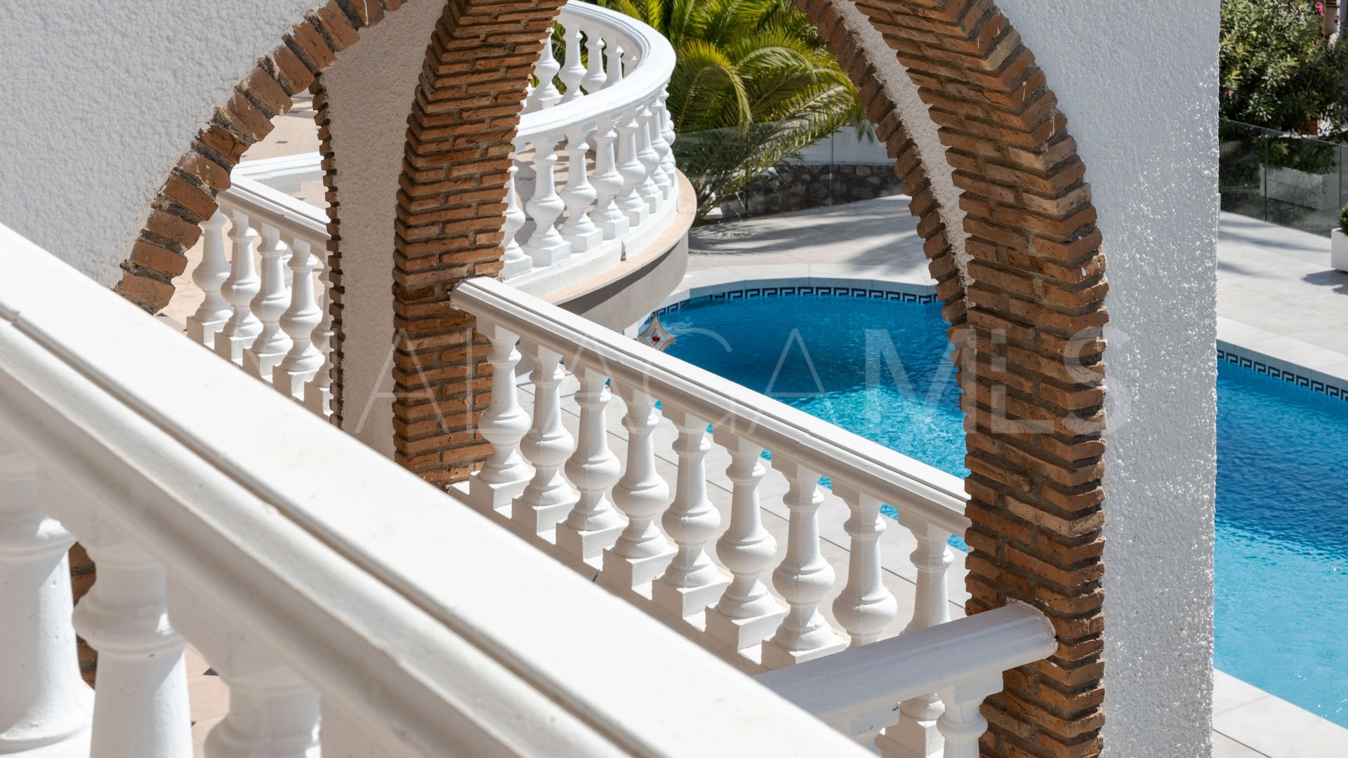 Villa for sale in Arroyo de la Miel