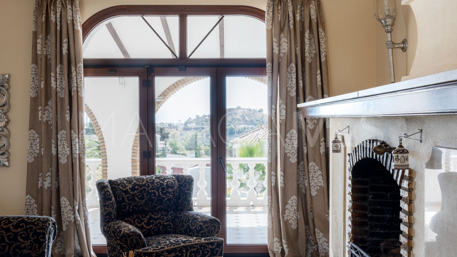 Villa for sale in Arroyo de la Miel