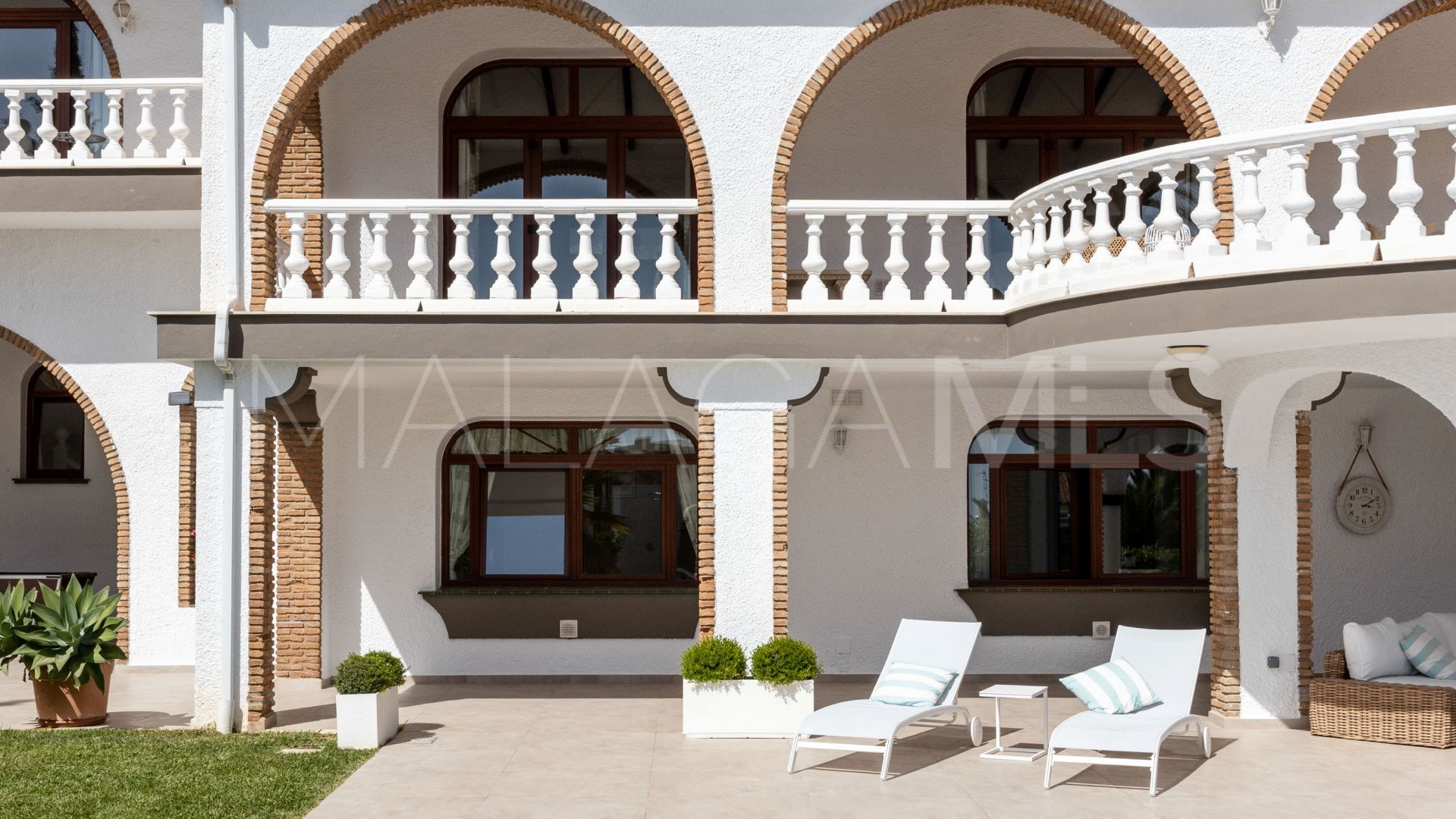 Villa for sale in Arroyo de la Miel