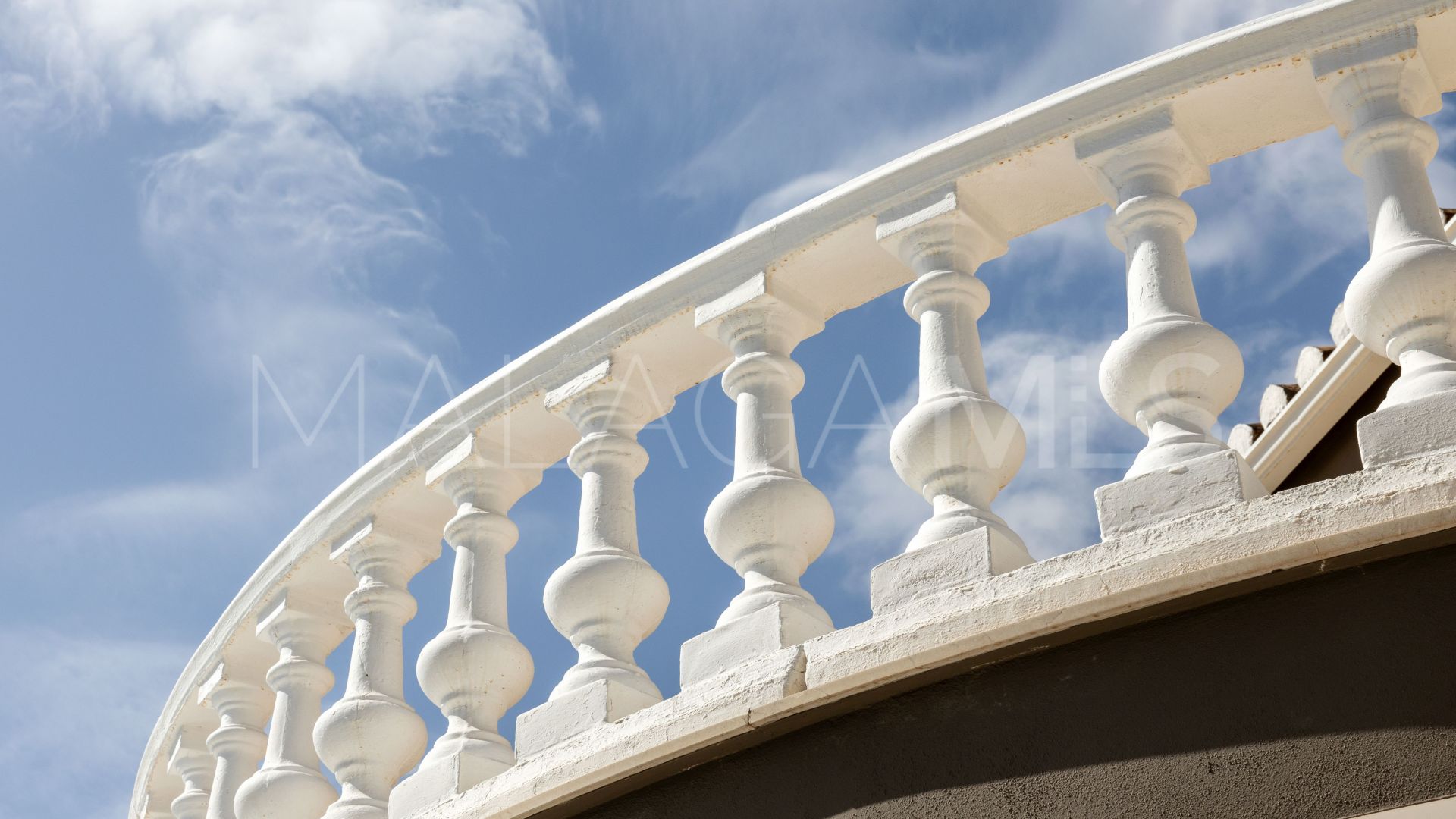 Villa for sale in Arroyo de la Miel