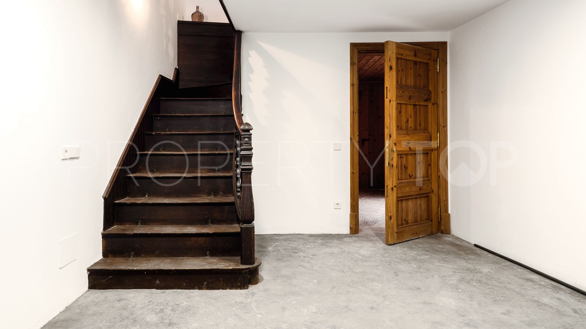 Buy triplex in Old Town with 3 bedrooms