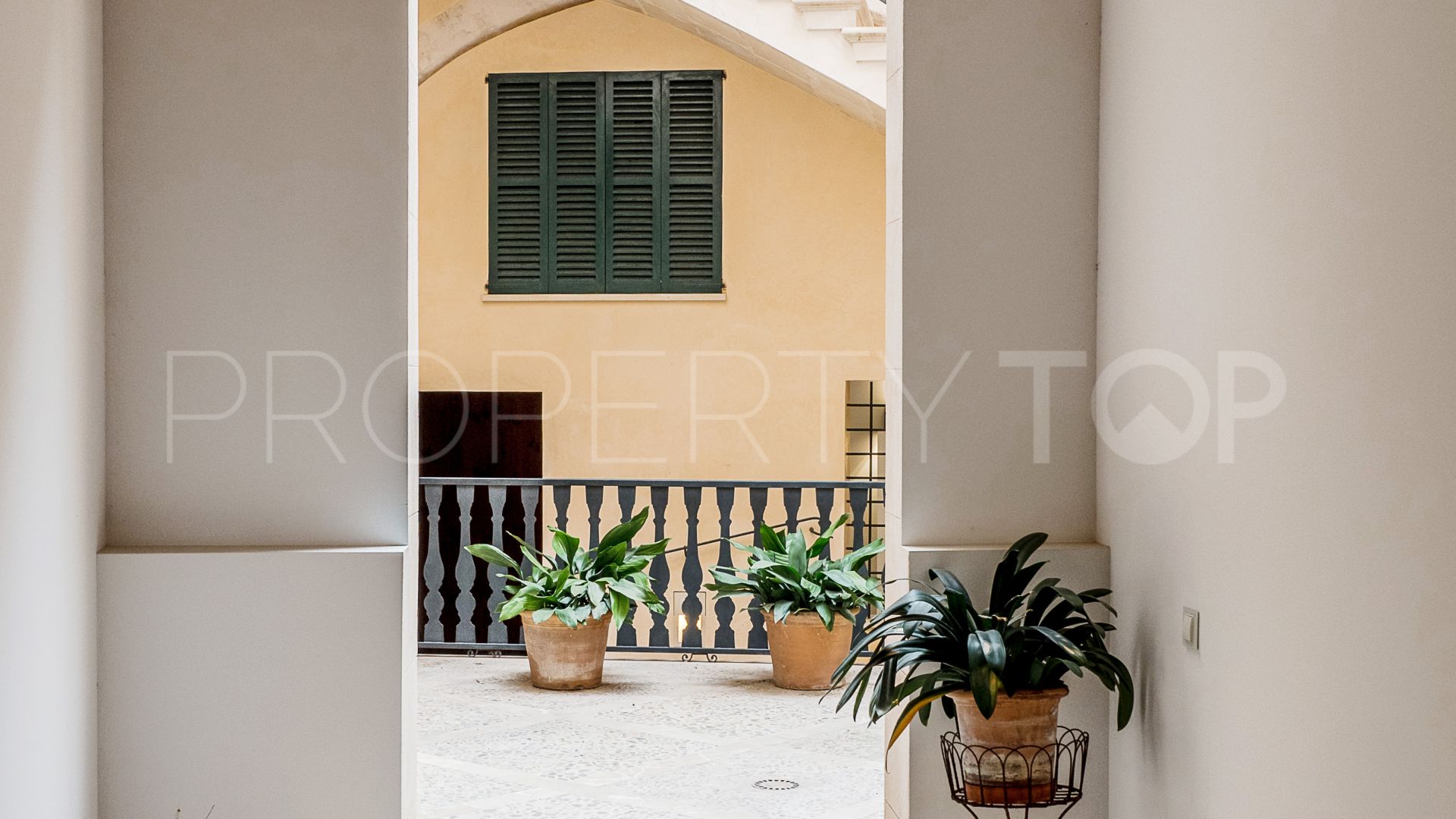 For sale Old Town 3 bedrooms triplex