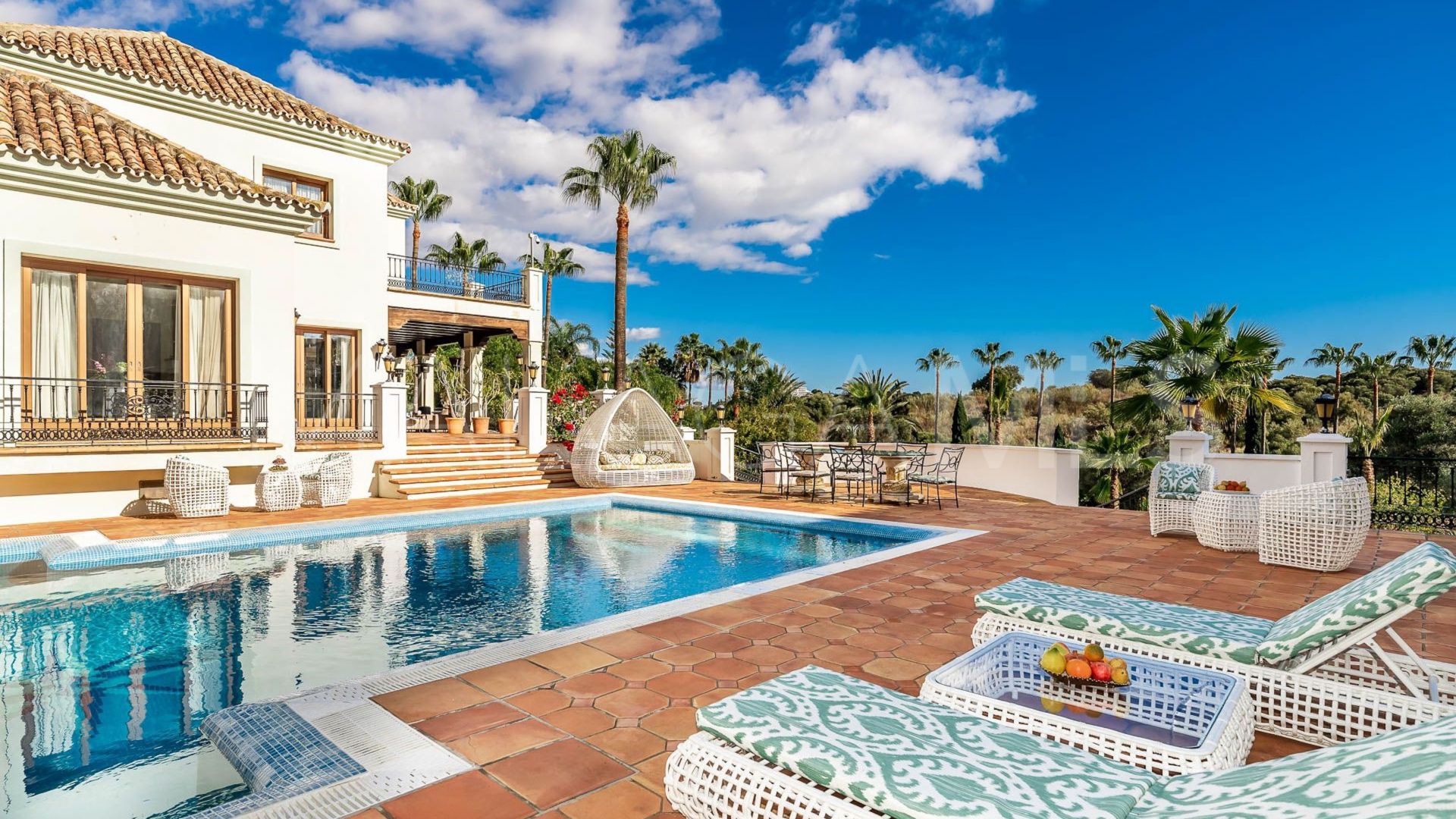 Se vende villa with 16 bedrooms in Benahavis