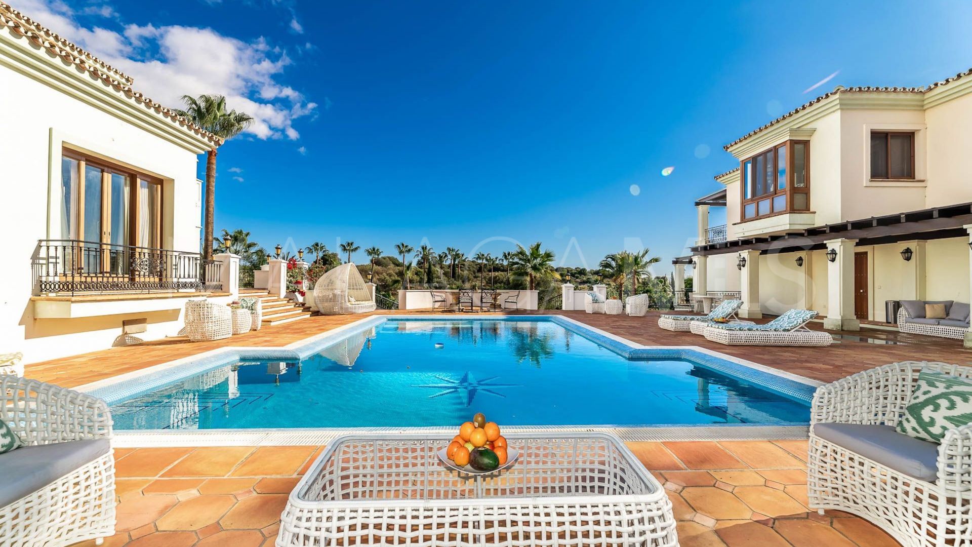 Se vende villa with 16 bedrooms in Benahavis