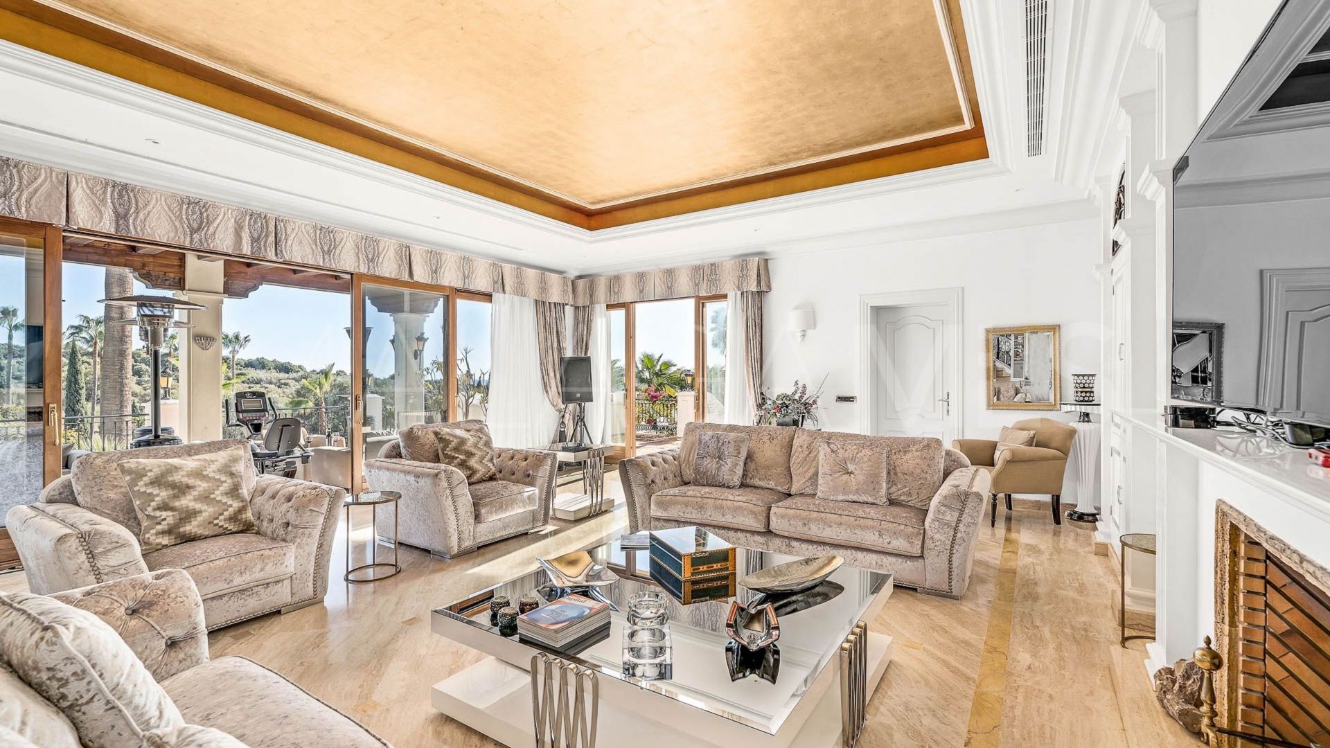 Se vende villa with 16 bedrooms in Benahavis