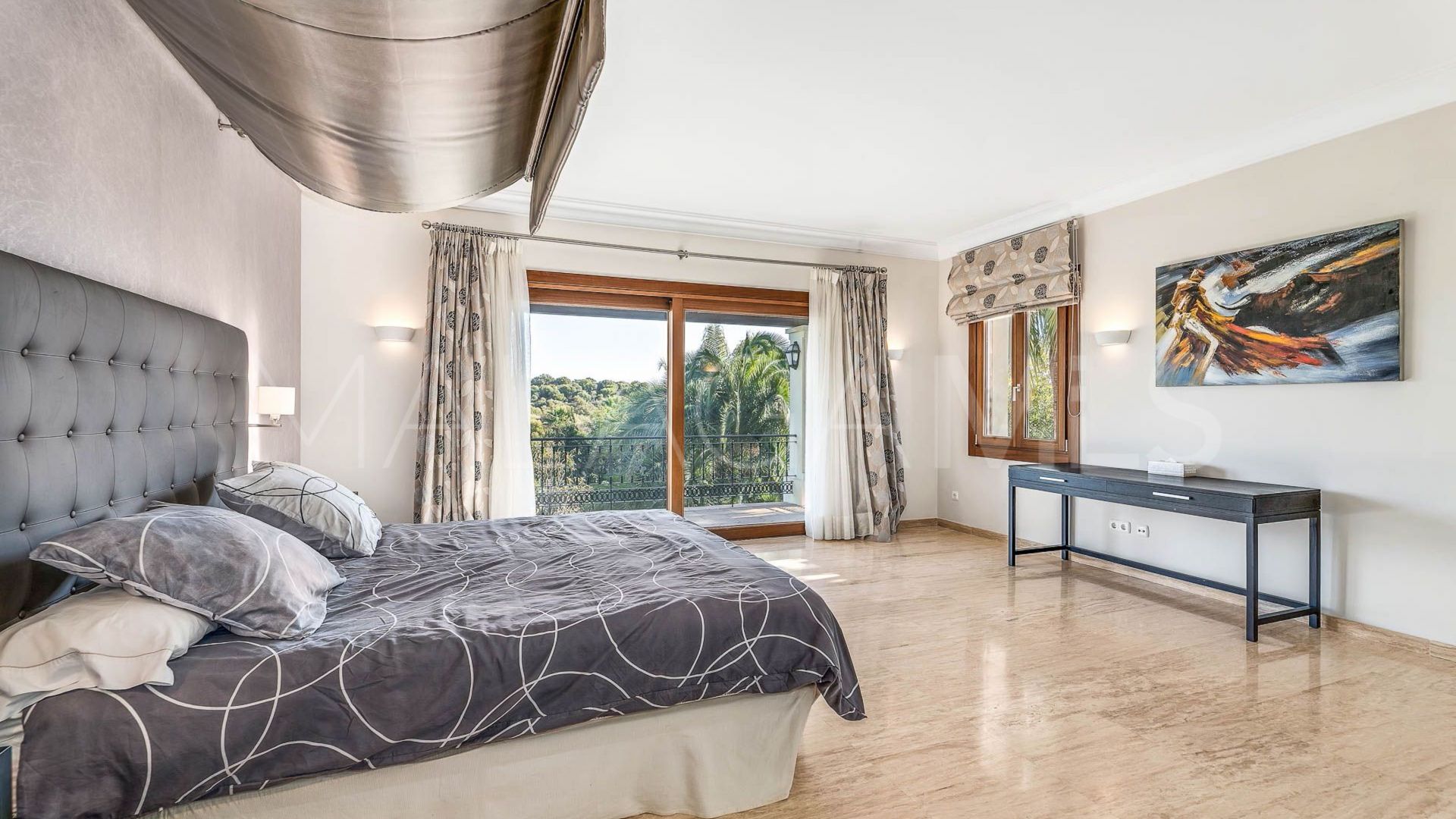 Se vende villa with 16 bedrooms in Benahavis