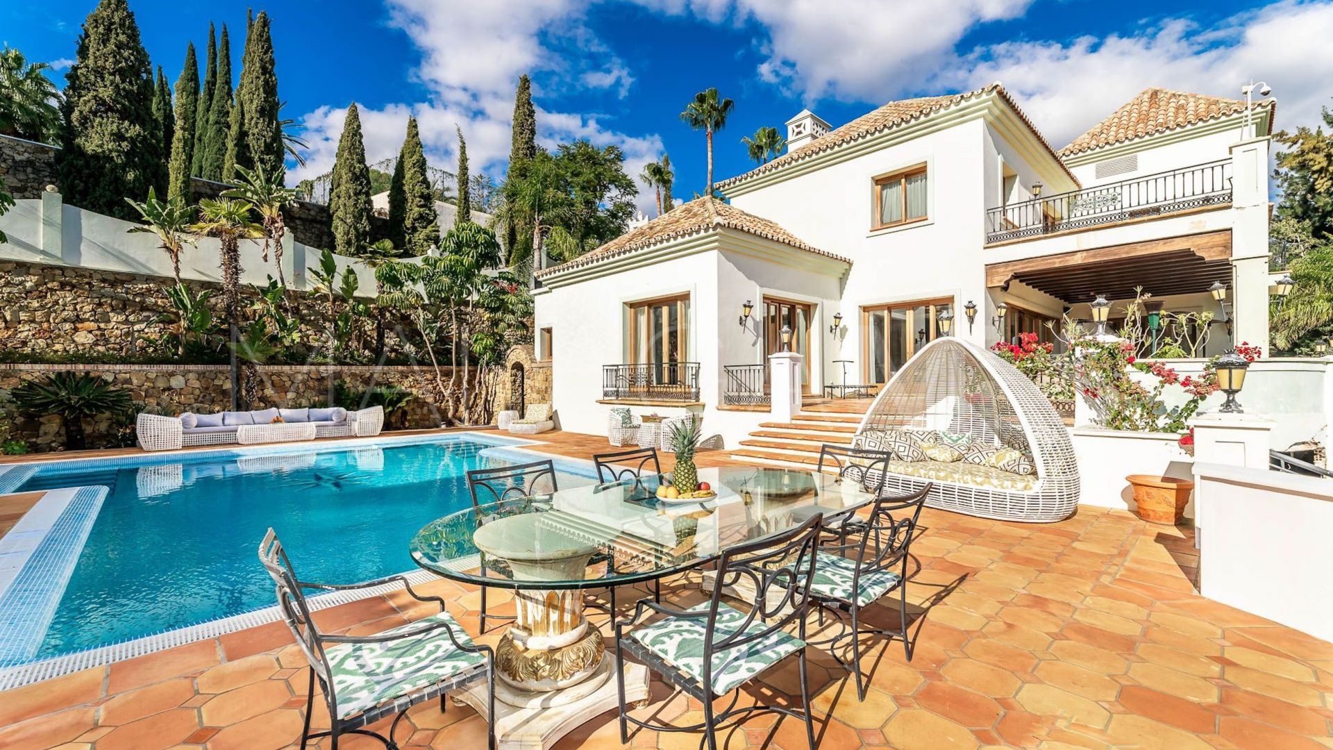 Se vende villa with 16 bedrooms in Benahavis