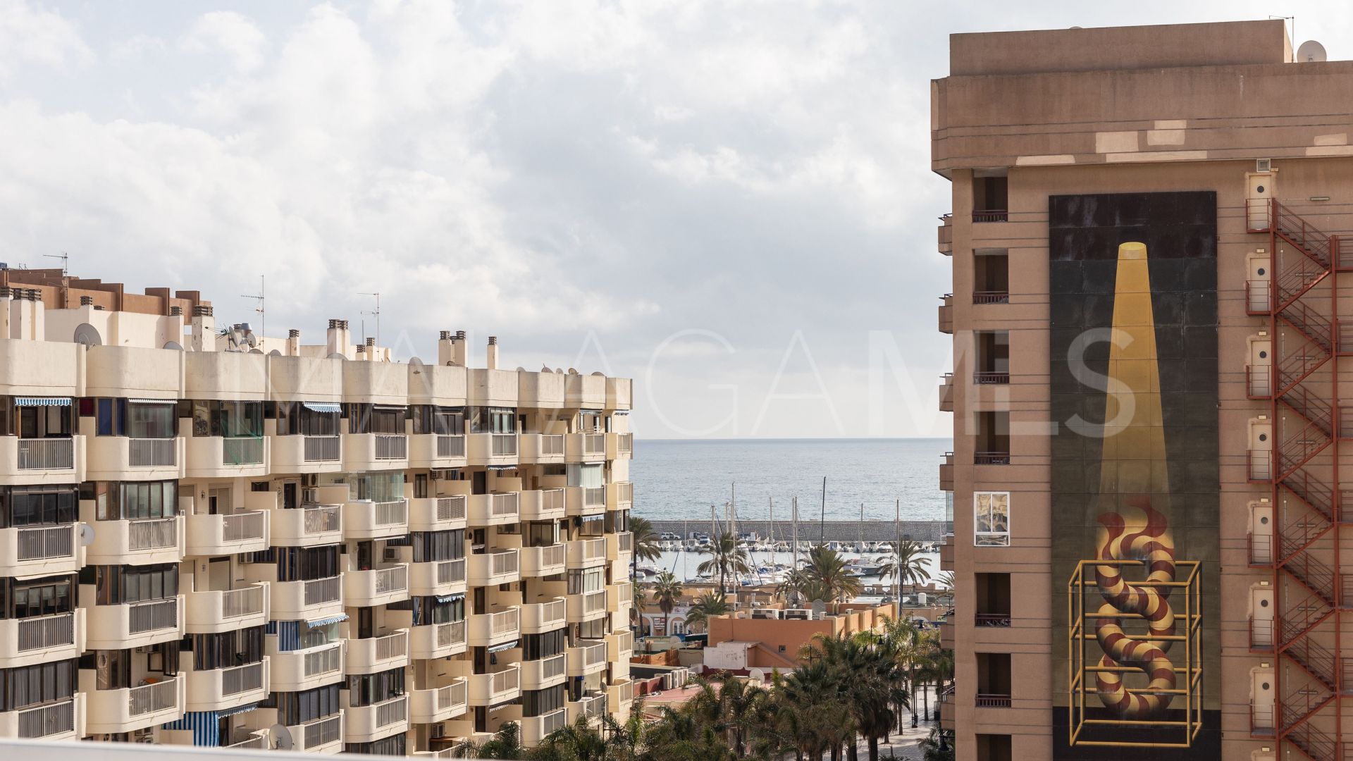 For sale duplex penthouse in Fuengirola Centro with 4 bedrooms