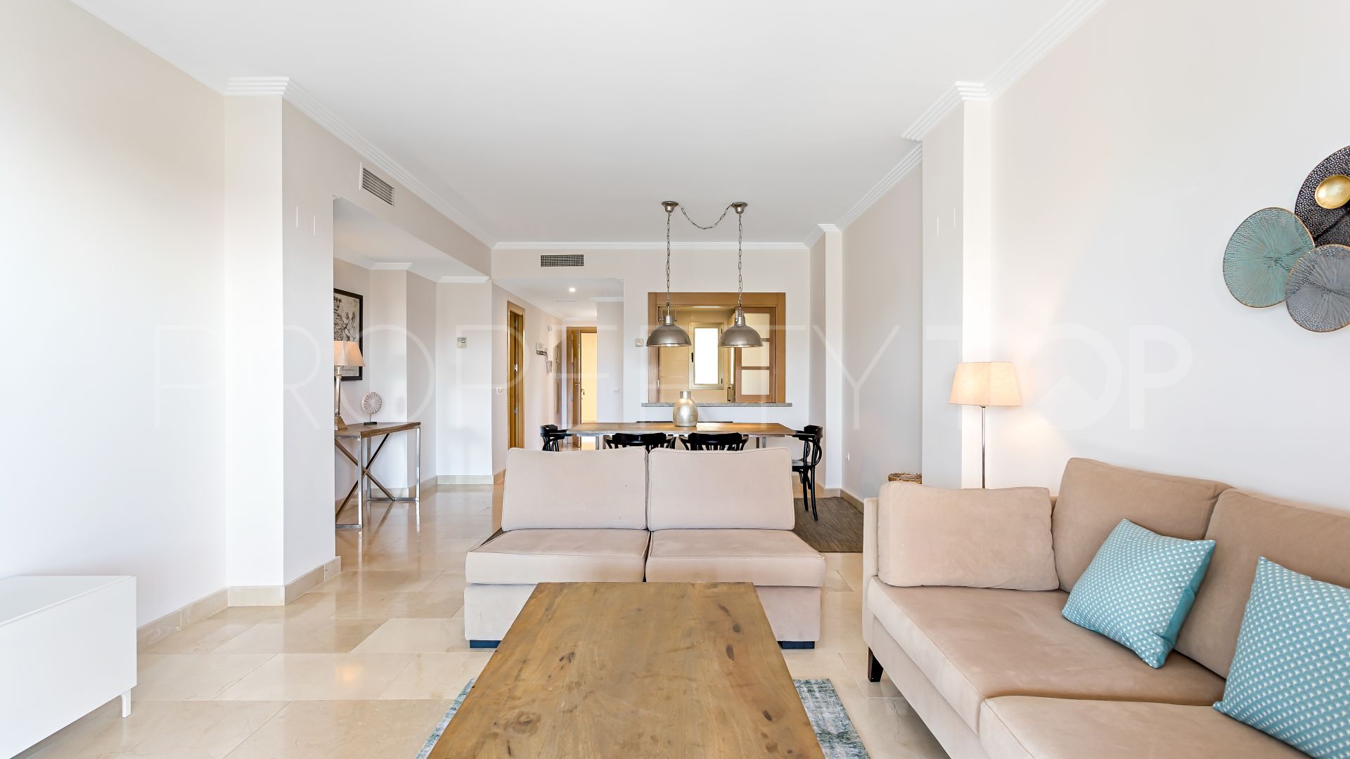 For sale ground floor apartment with 2 bedrooms in Benahavis