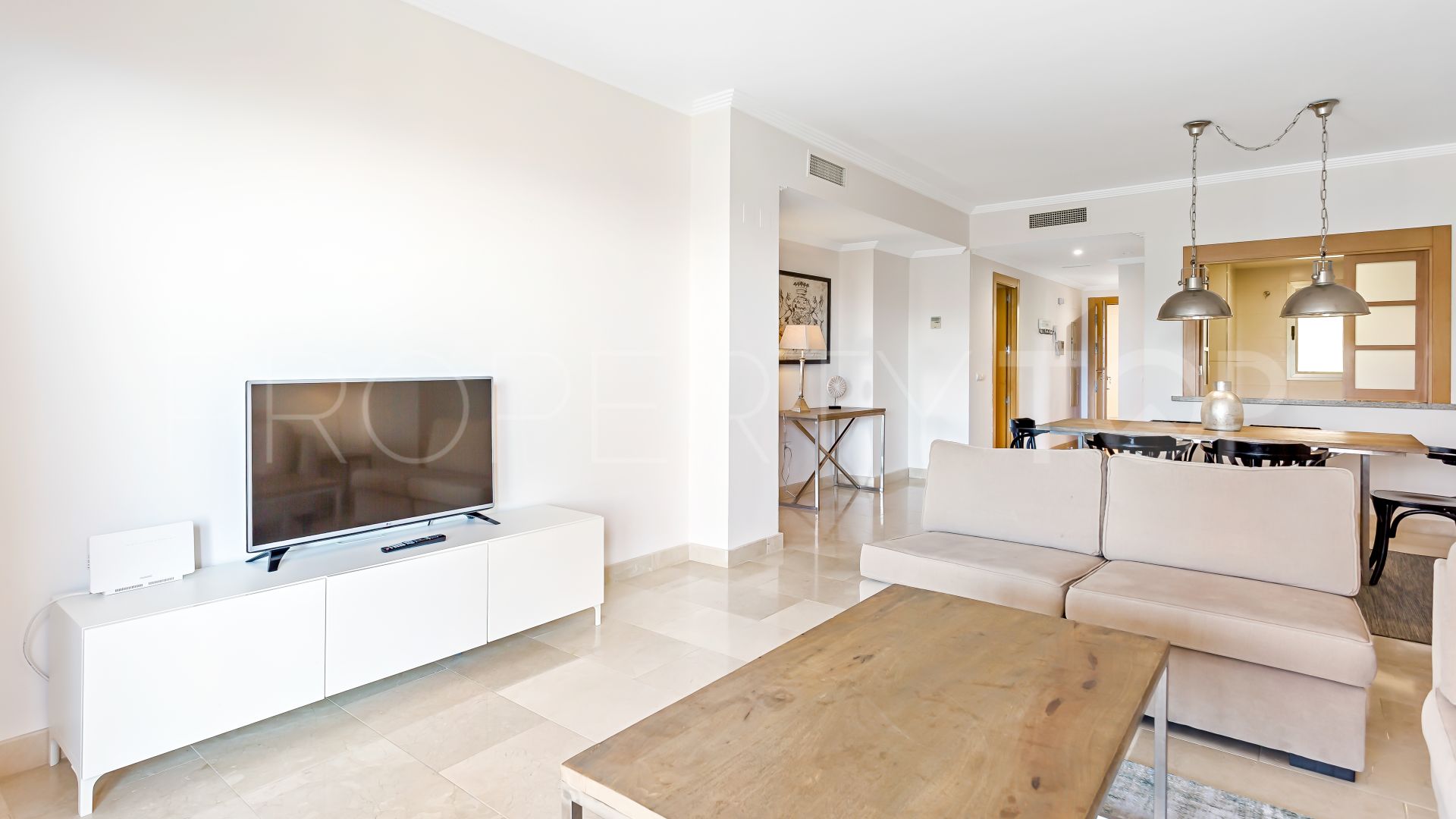 For sale ground floor apartment with 2 bedrooms in Benahavis