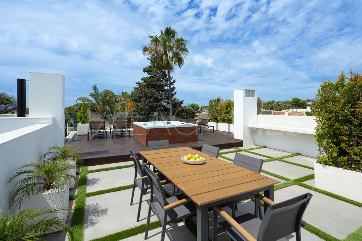 For sale 5 bedrooms villa in Marbella City