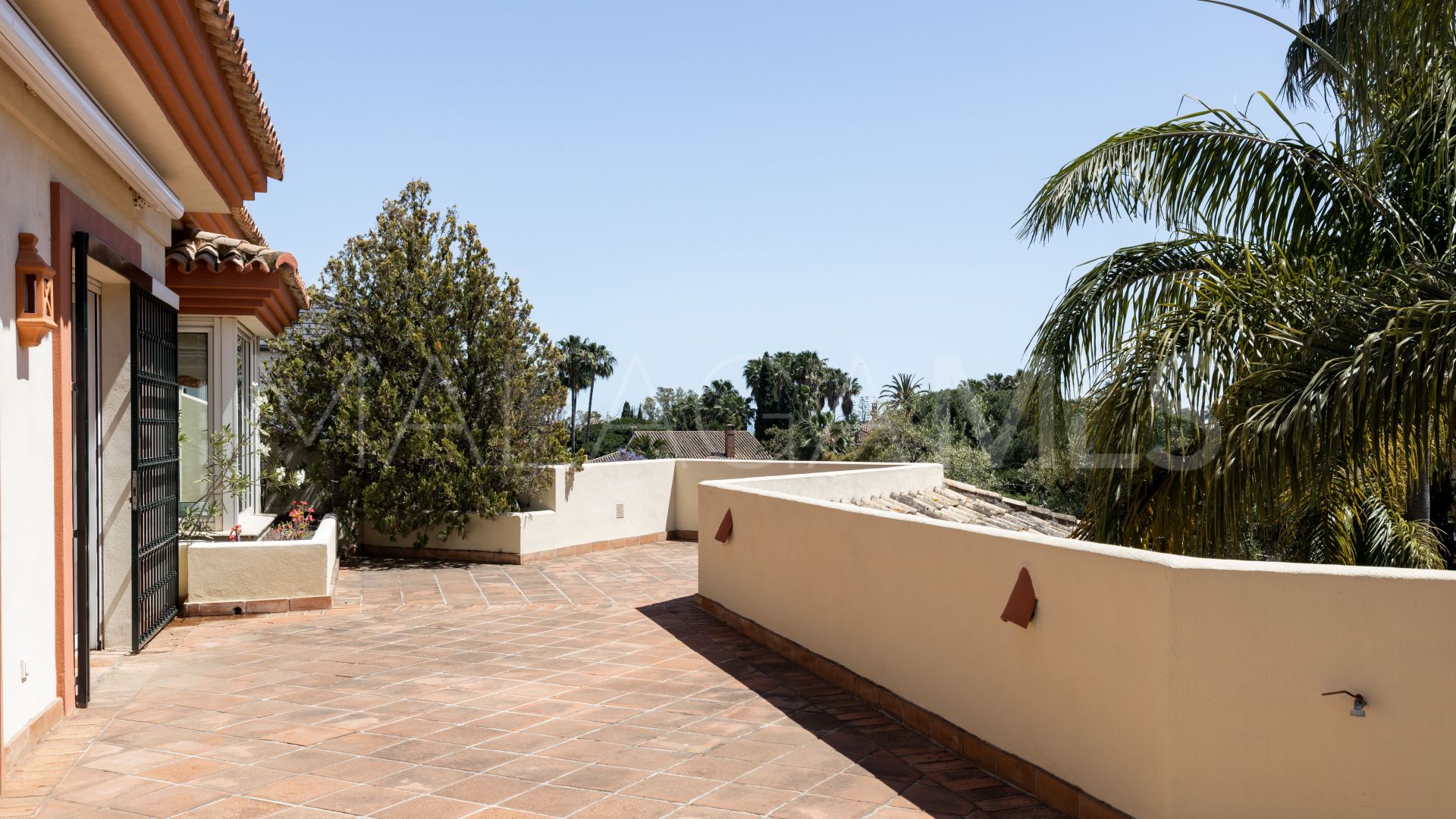 Villa for sale in Guadalmina Baja