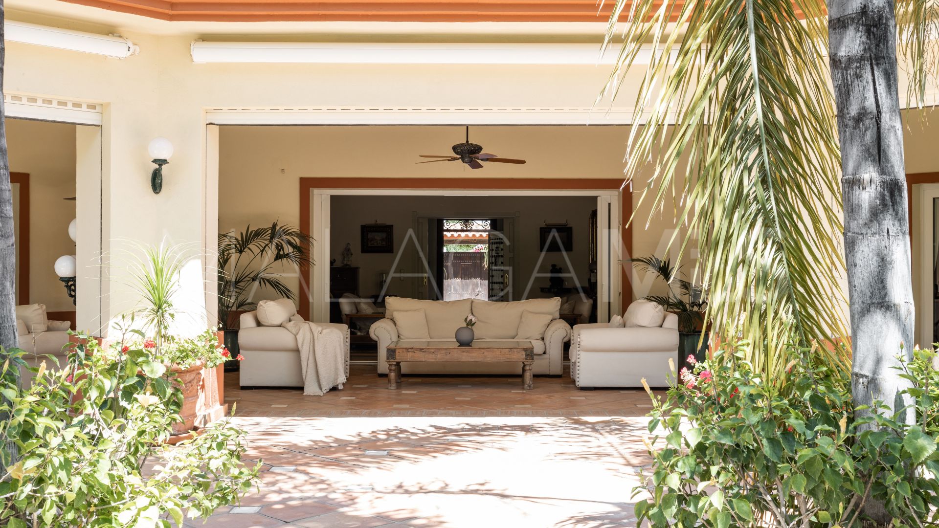 Villa for sale in Guadalmina Baja