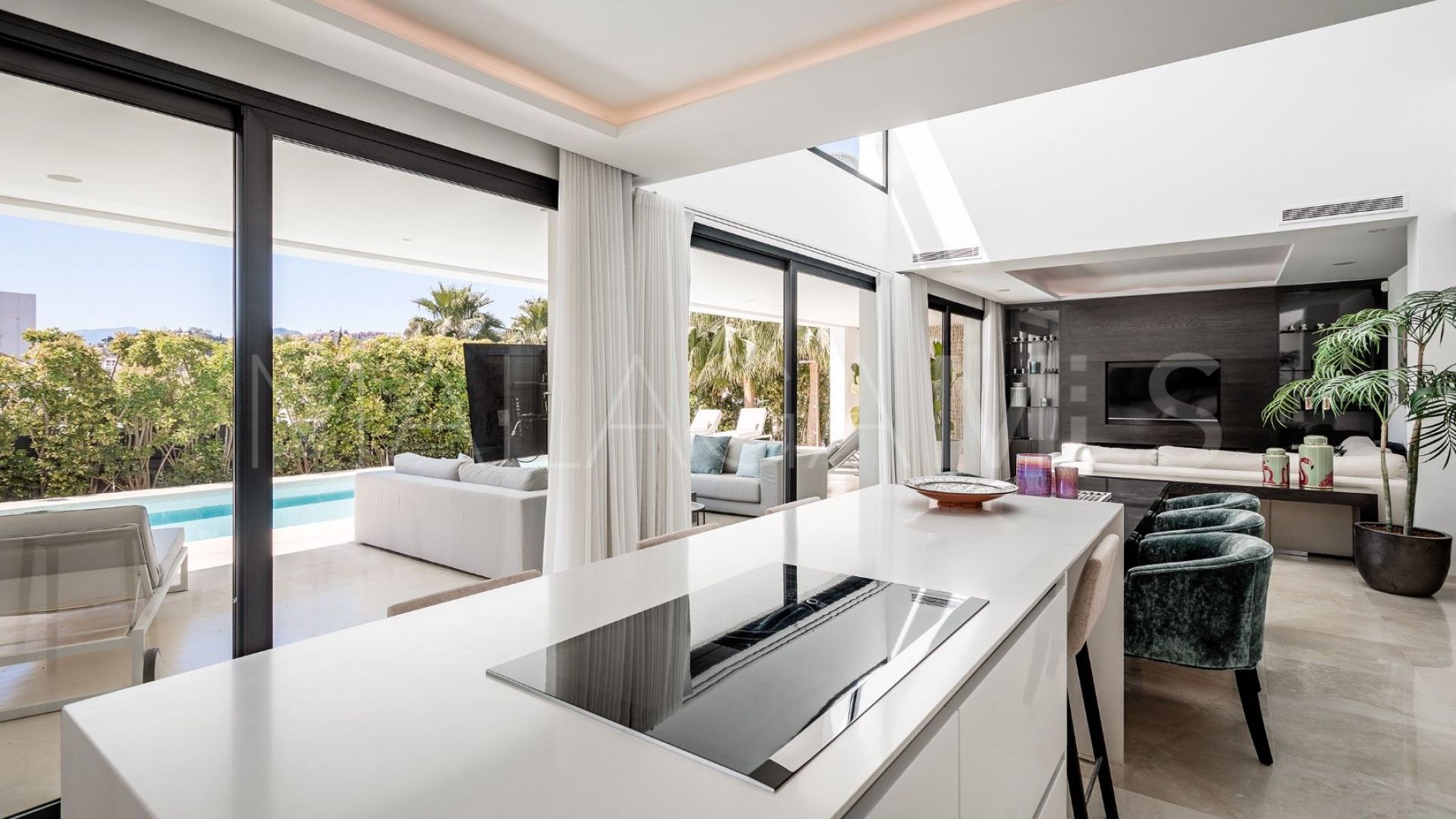 Villa for sale in Marbella City