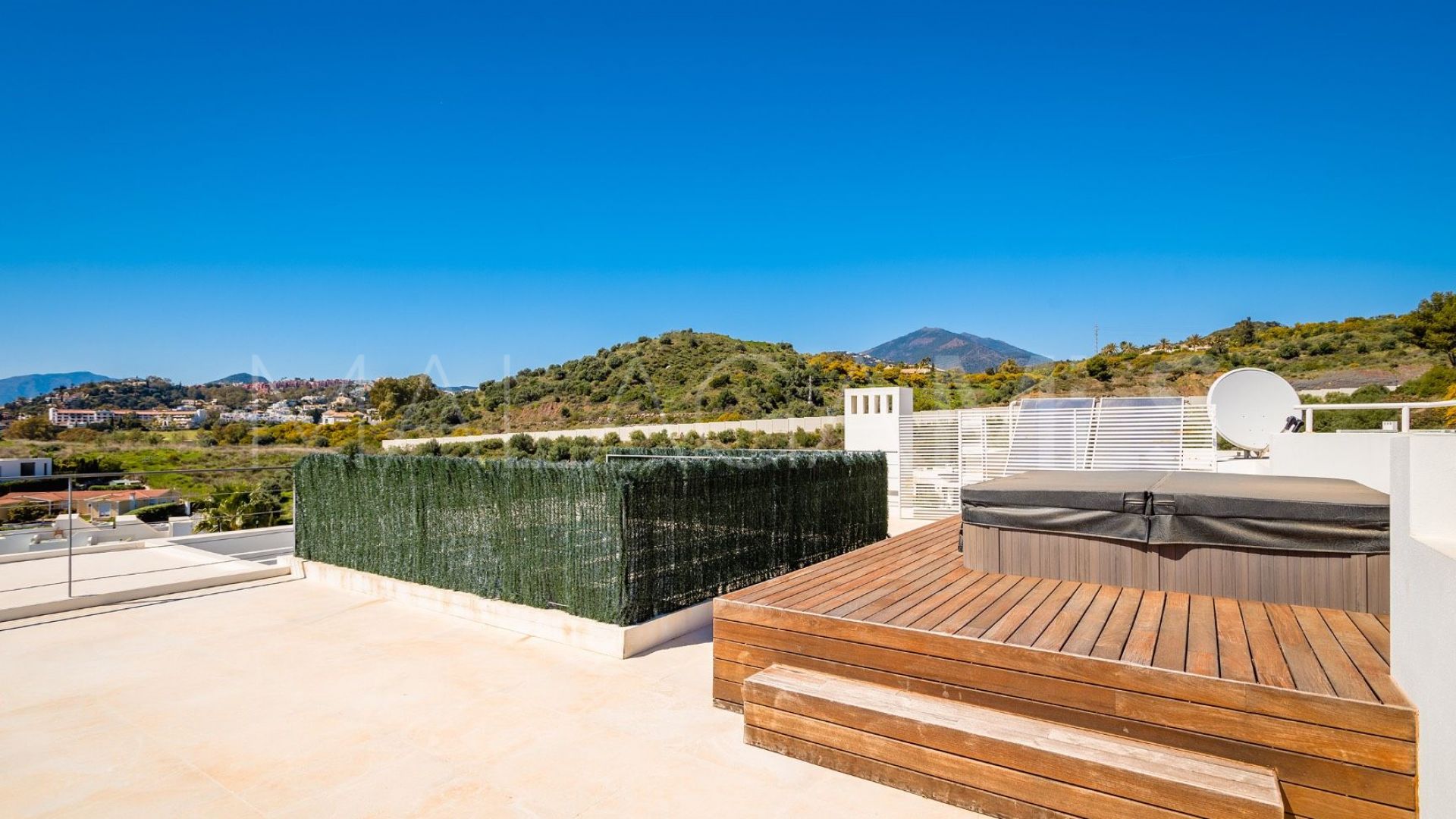 Villa for sale in Marbella City