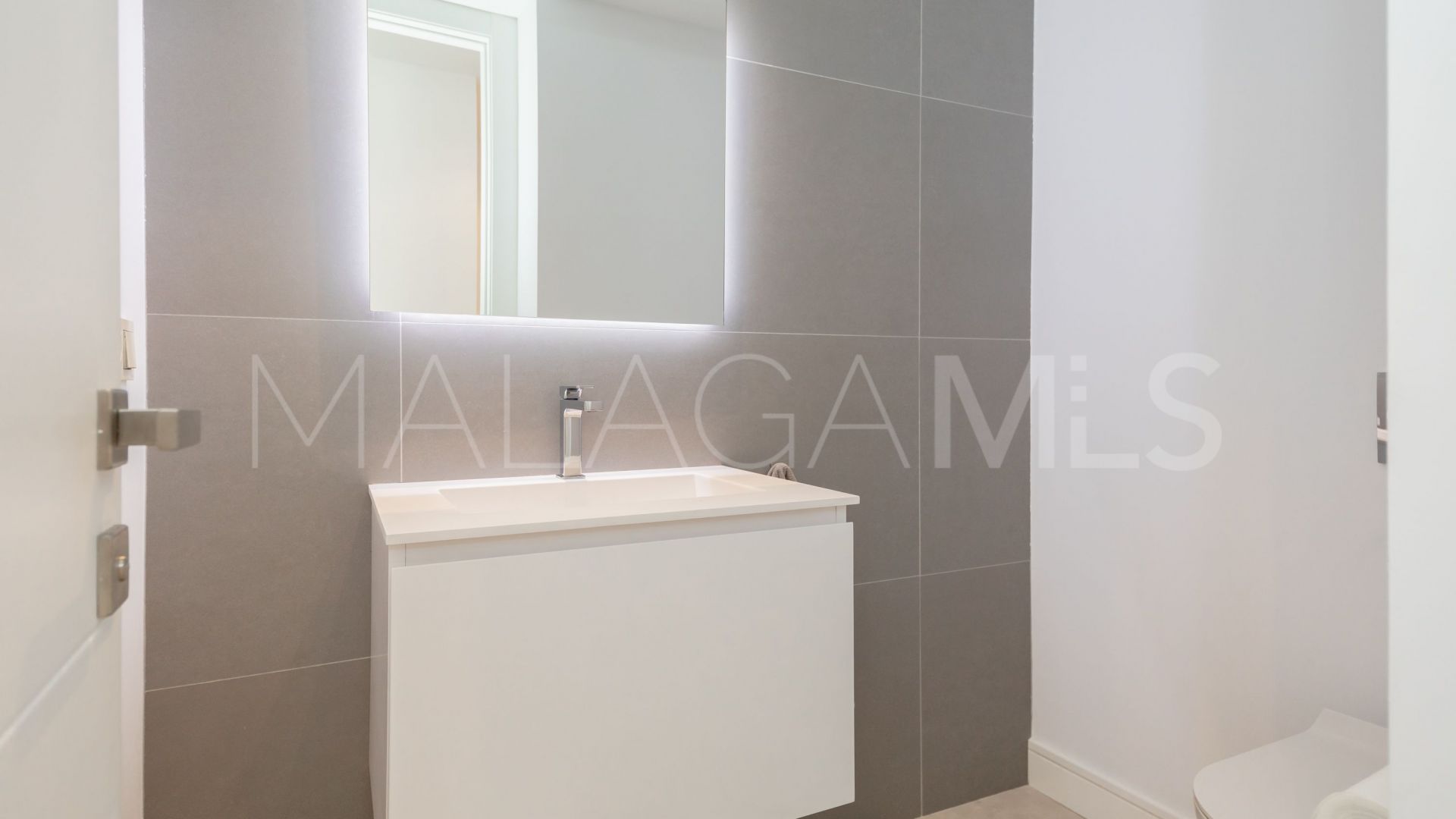 Se vende villa with 5 bedrooms in Marbella Este