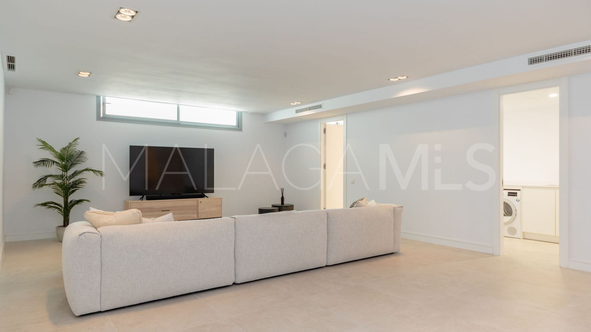 Se vende villa with 5 bedrooms in Marbella Este