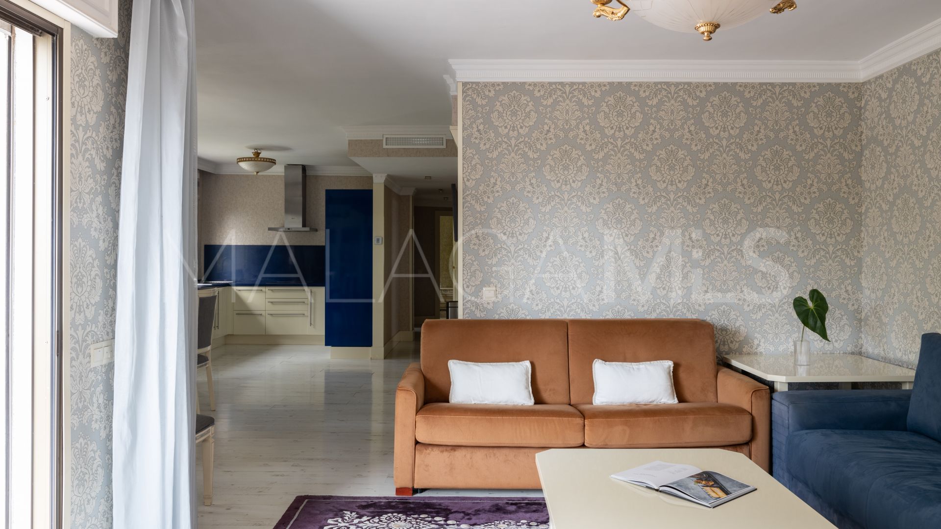 Buy atico in Las Lomas de Marbella de 3 bedrooms