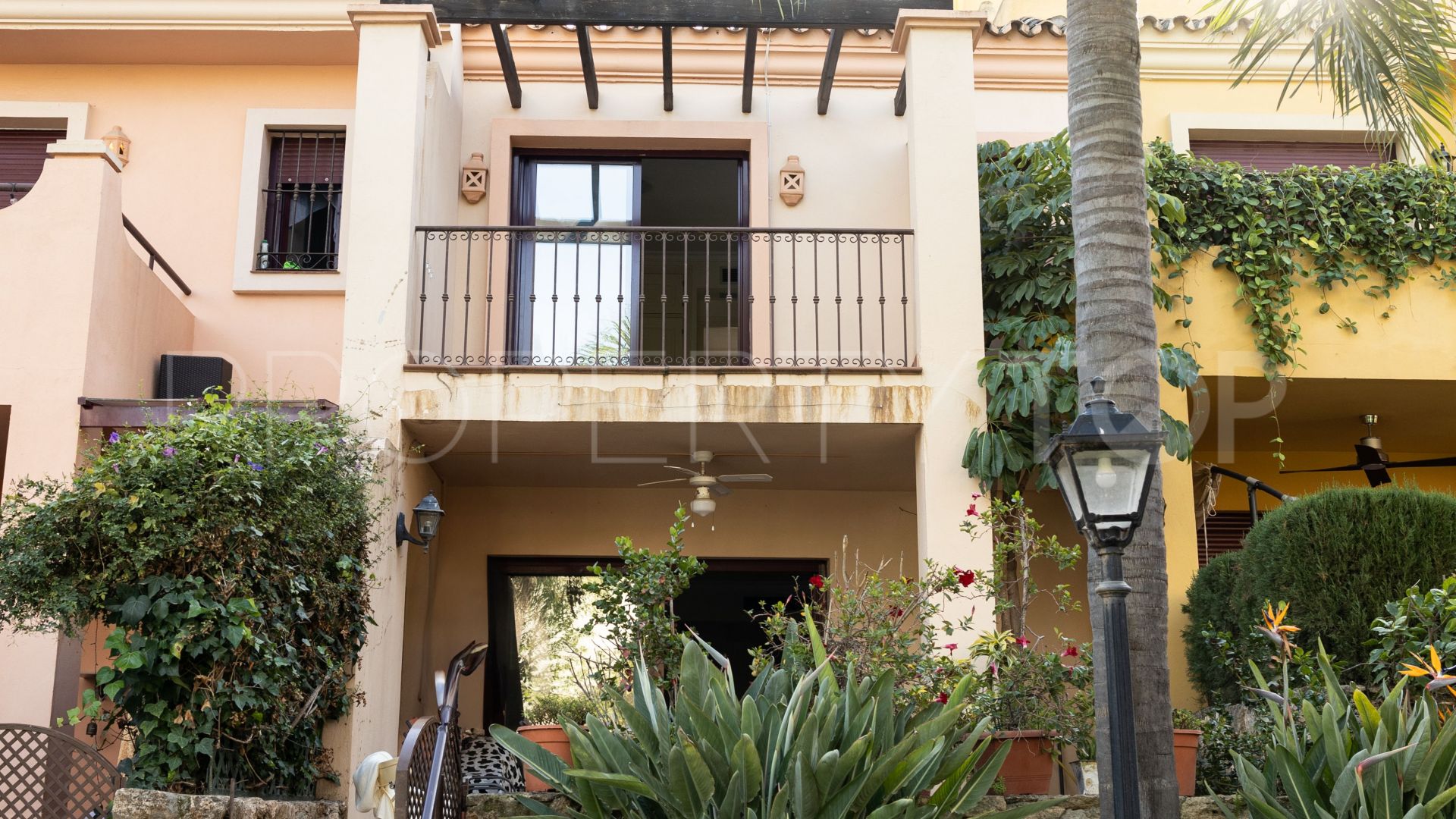 For sale town house in Marbella Golden Mile with 3 bedrooms