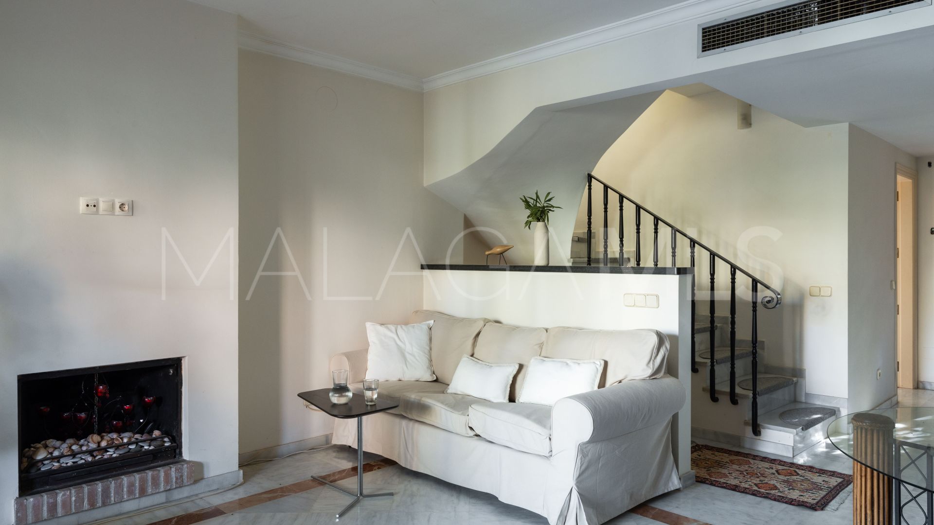 For sale town house in Marbella Golden Mile with 3 bedrooms