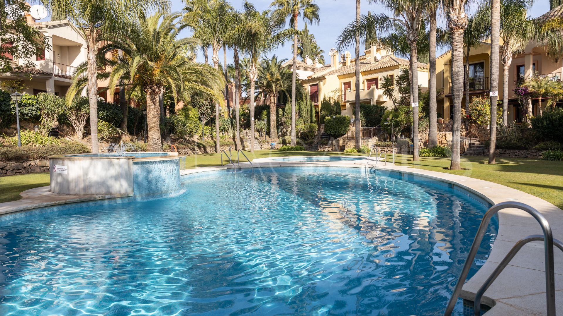 For sale town house in Marbella Golden Mile with 3 bedrooms