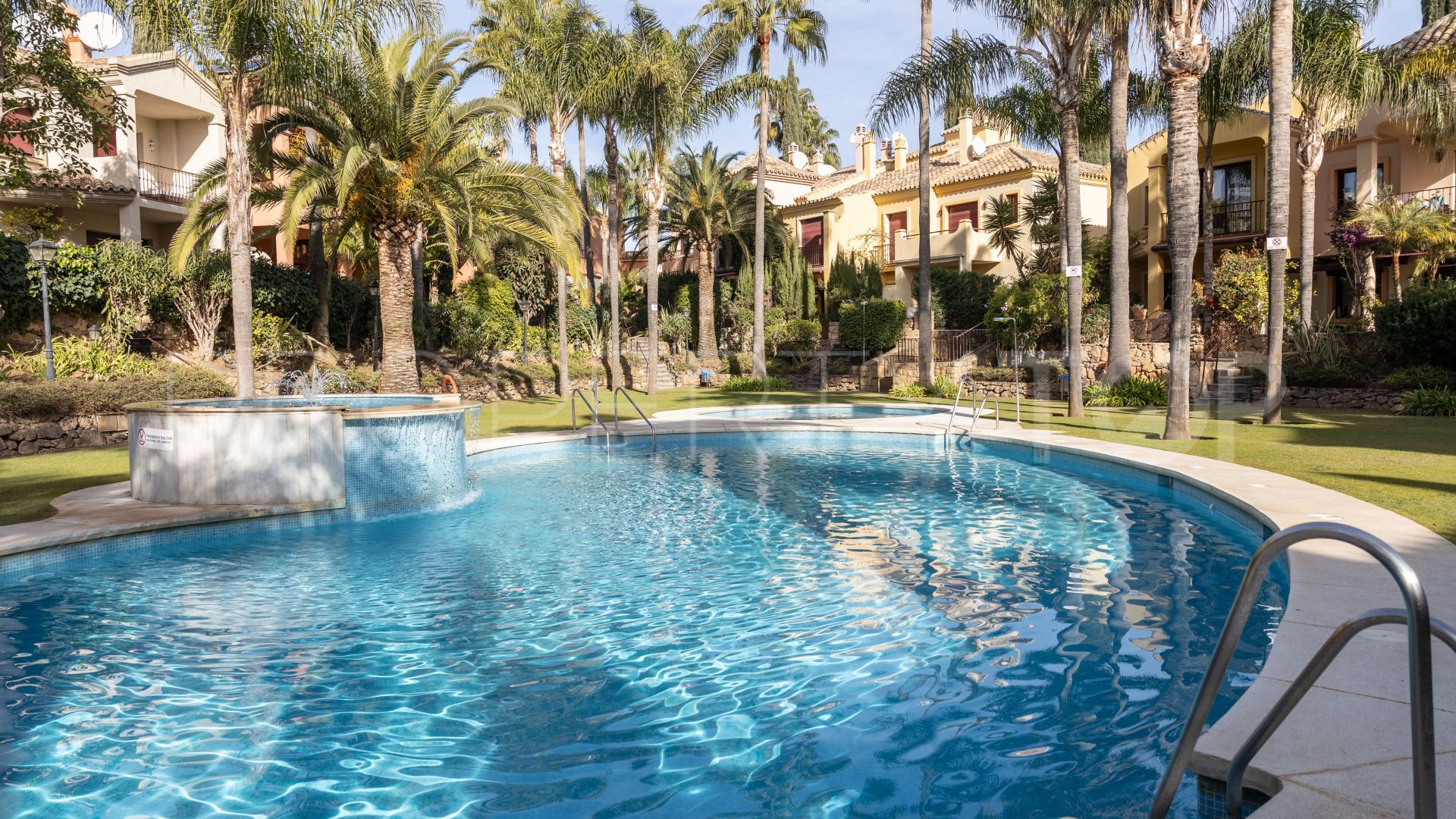 For sale town house in Marbella Golden Mile with 3 bedrooms