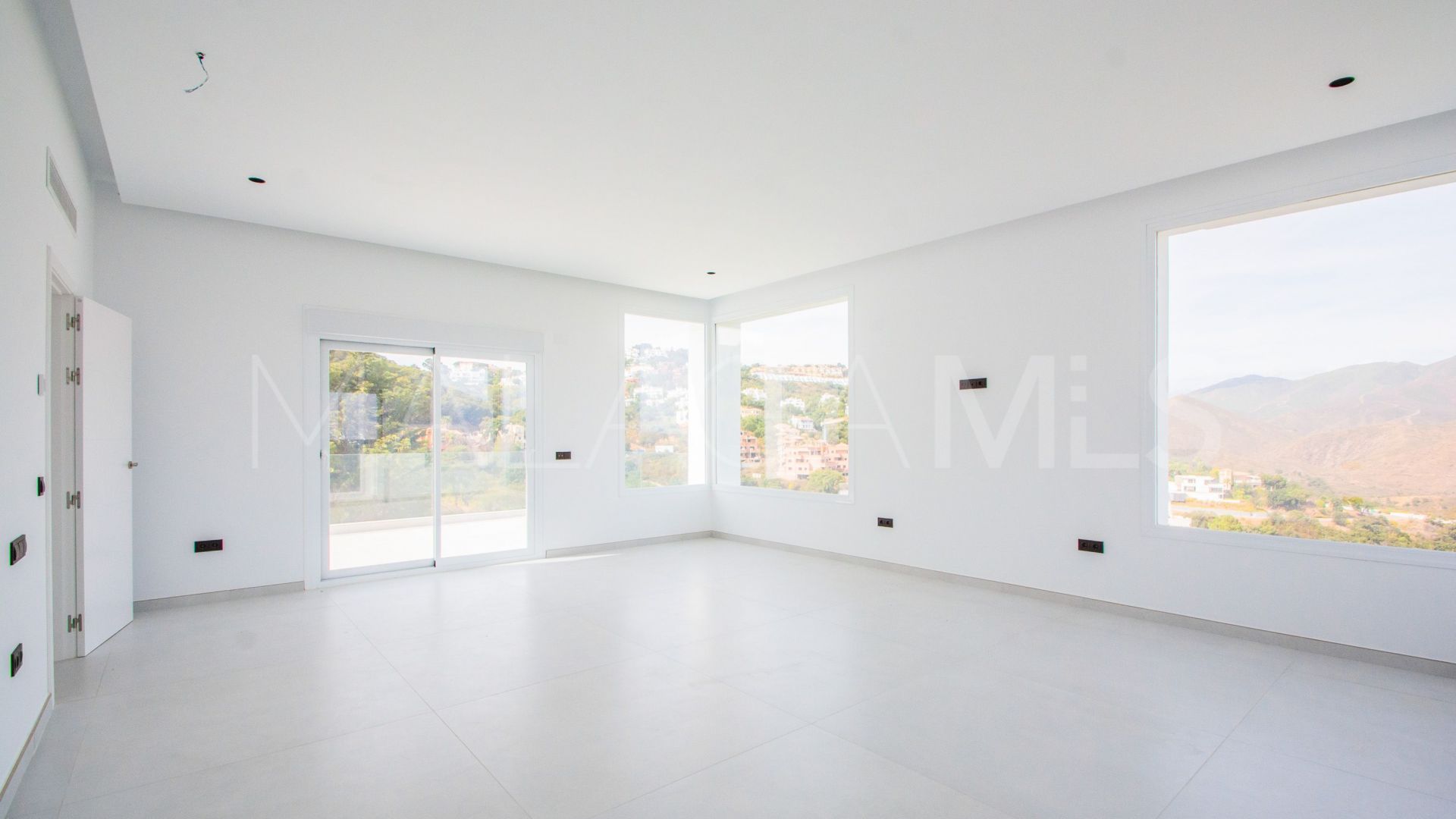 Villa for sale in Marbella City