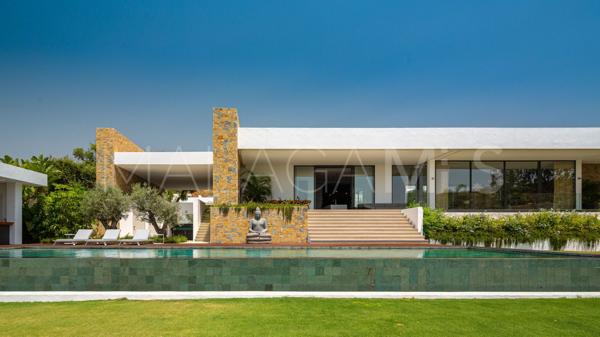 For sale Marbella Club Golf Resort mansion with 6 bedrooms
