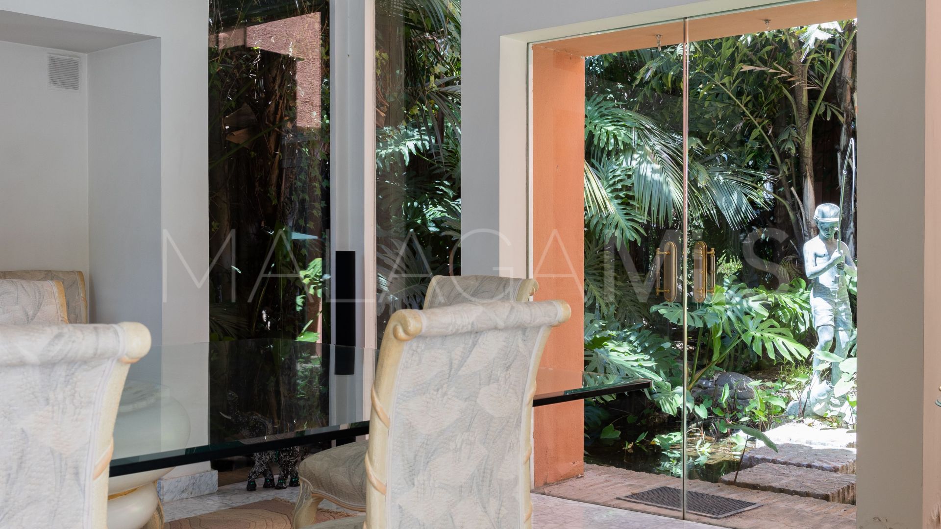 Villa for sale in Marbella Goldene Meile