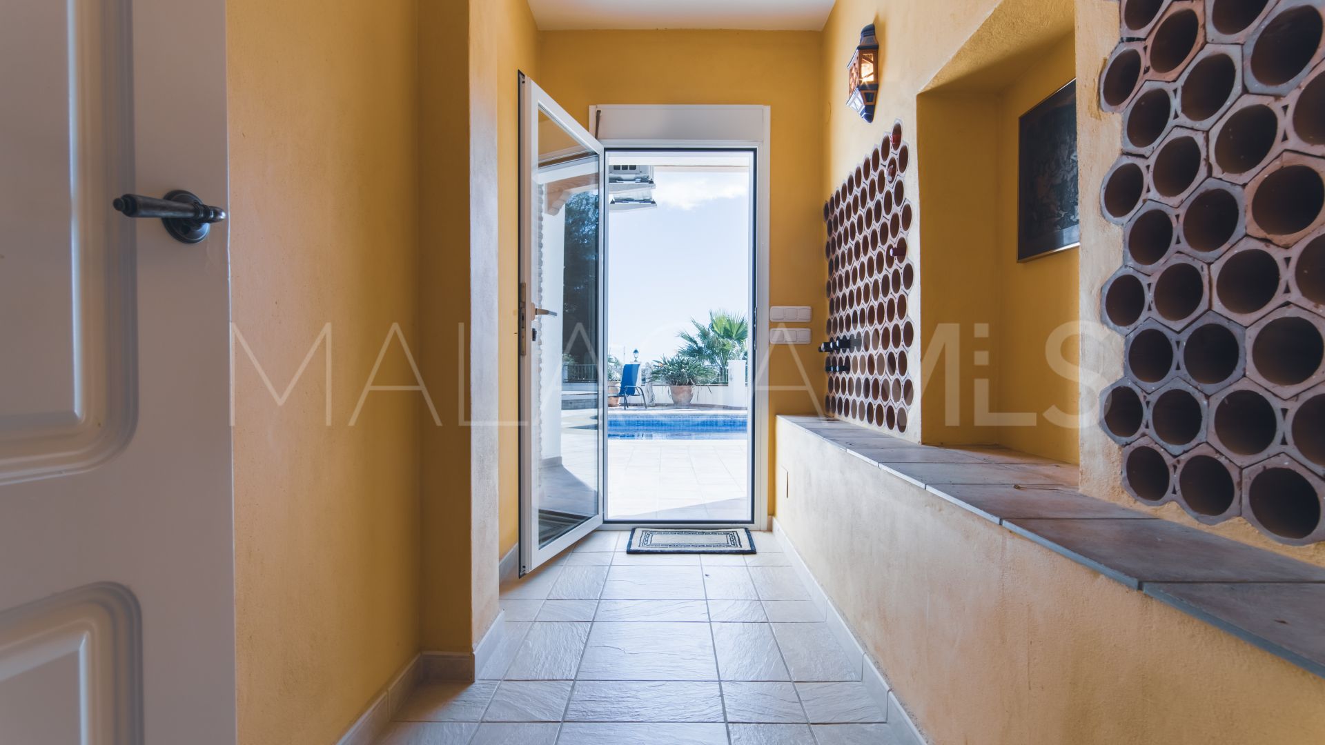 Casa for sale with 5 bedrooms in Frigiliana