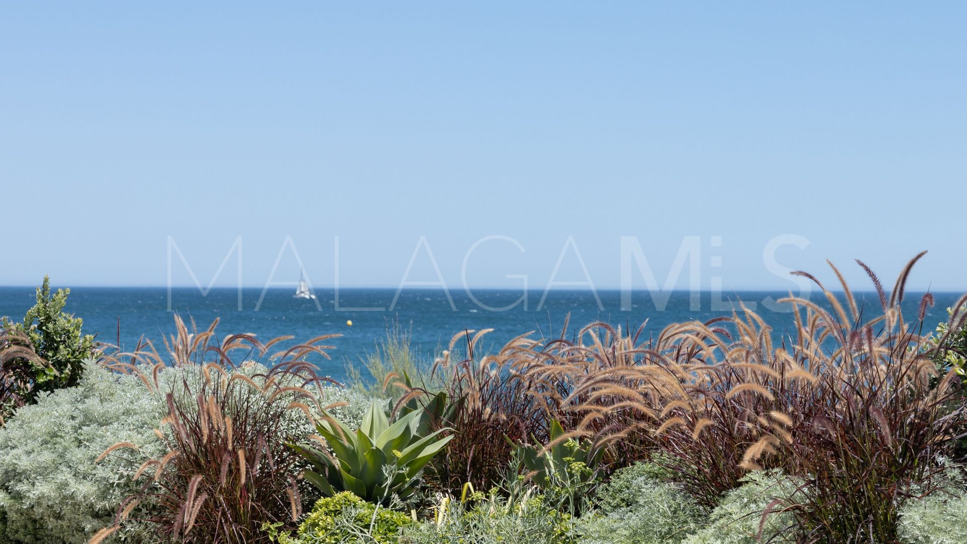 Lägenhet for sale in Estepona Playa