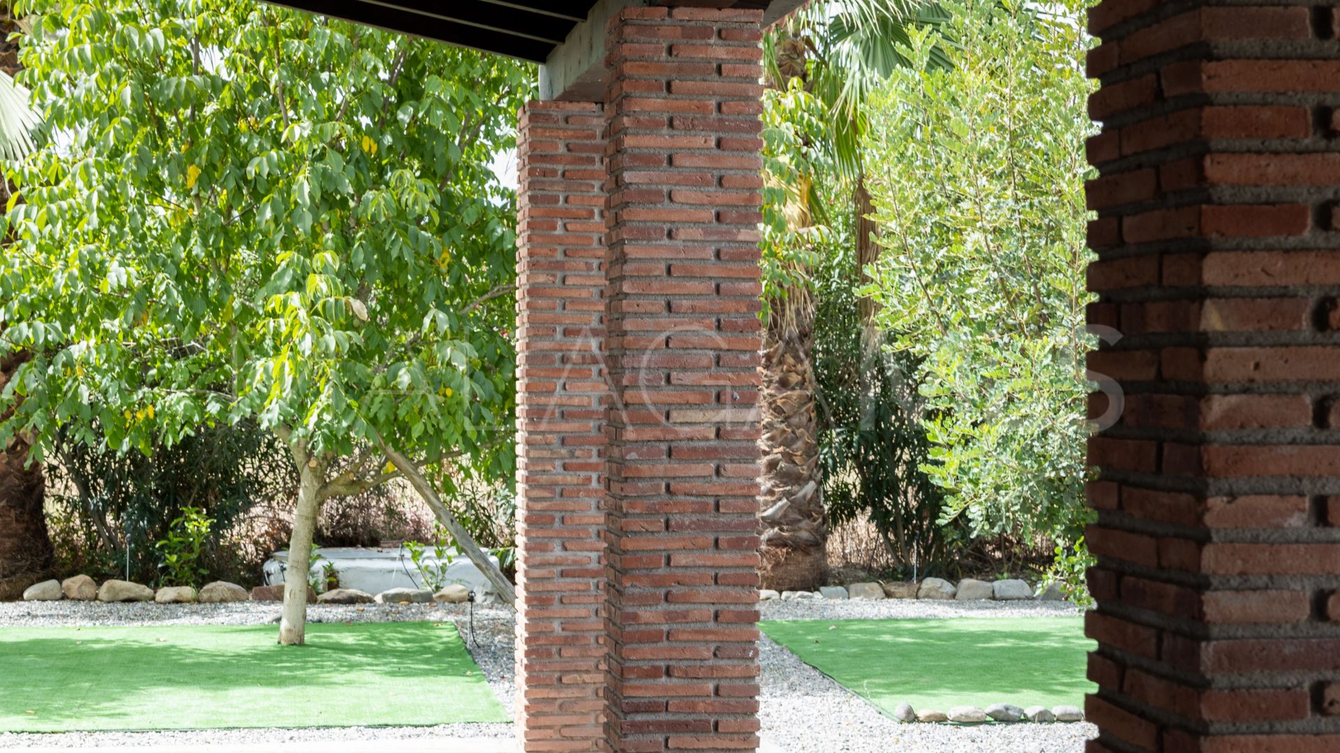 Villa for sale in Coin