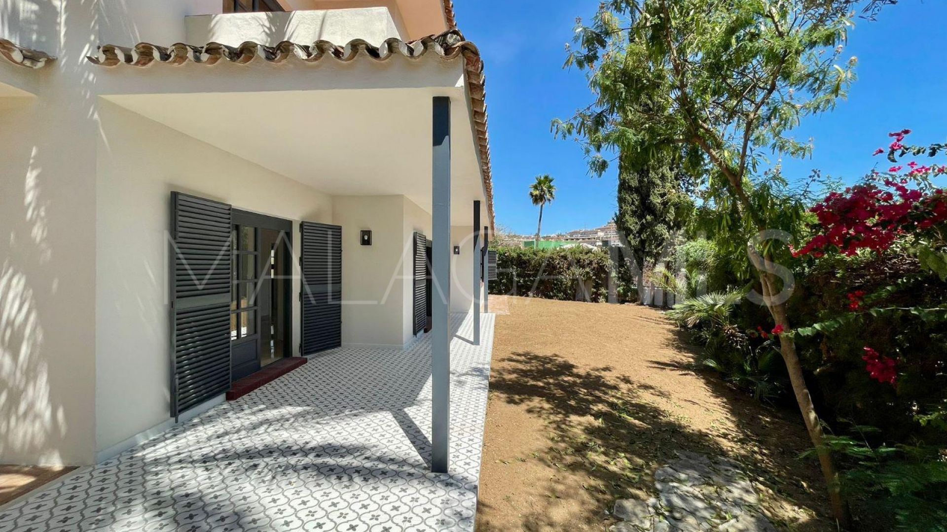 Villa for sale in El Limonar