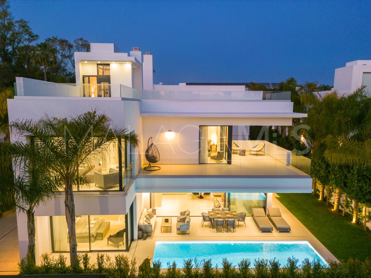 Villa for sale in Rio Verde Playa de 4 bedrooms