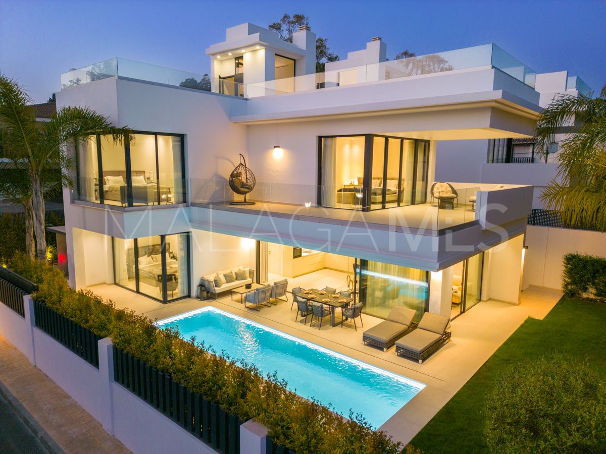 4 bedrooms villa in Rio Verde Playa for sale