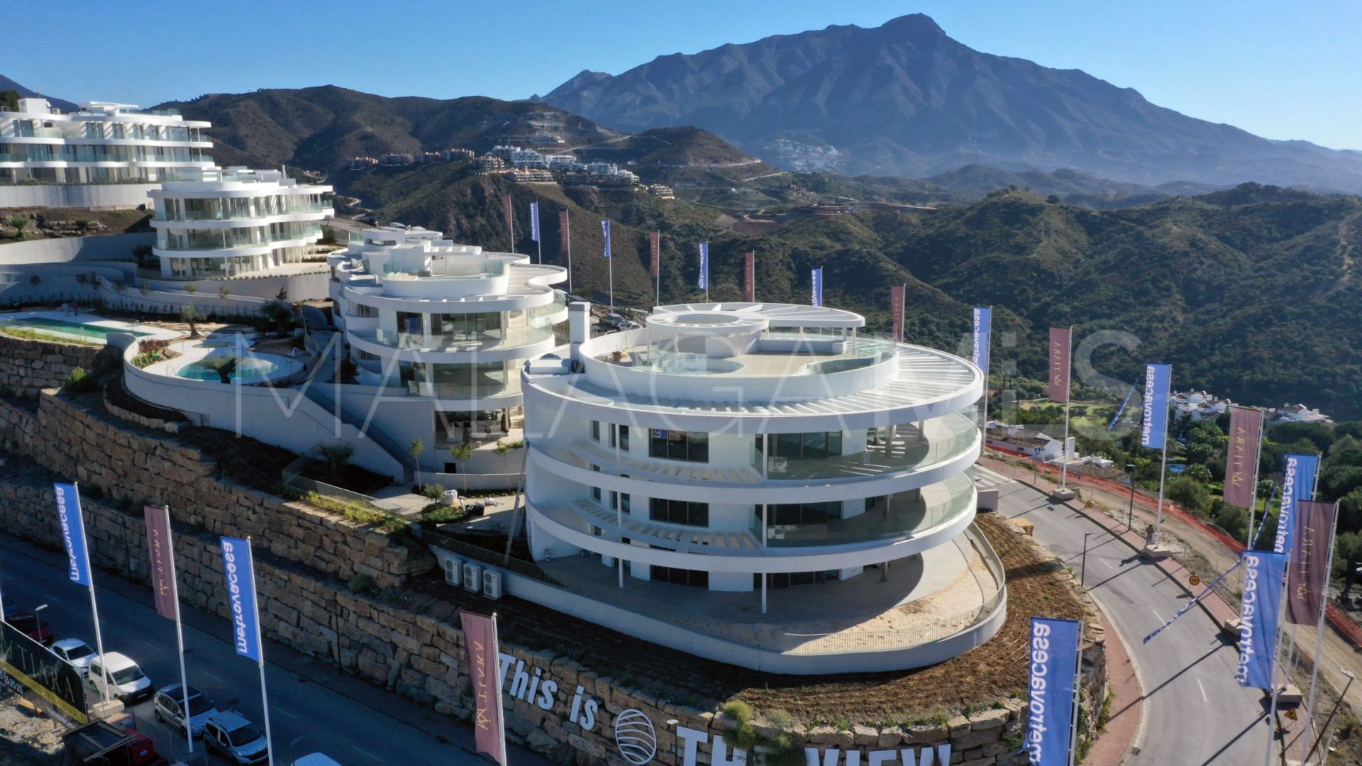 Se vende atico duplex in The View Marbella de 3 bedrooms