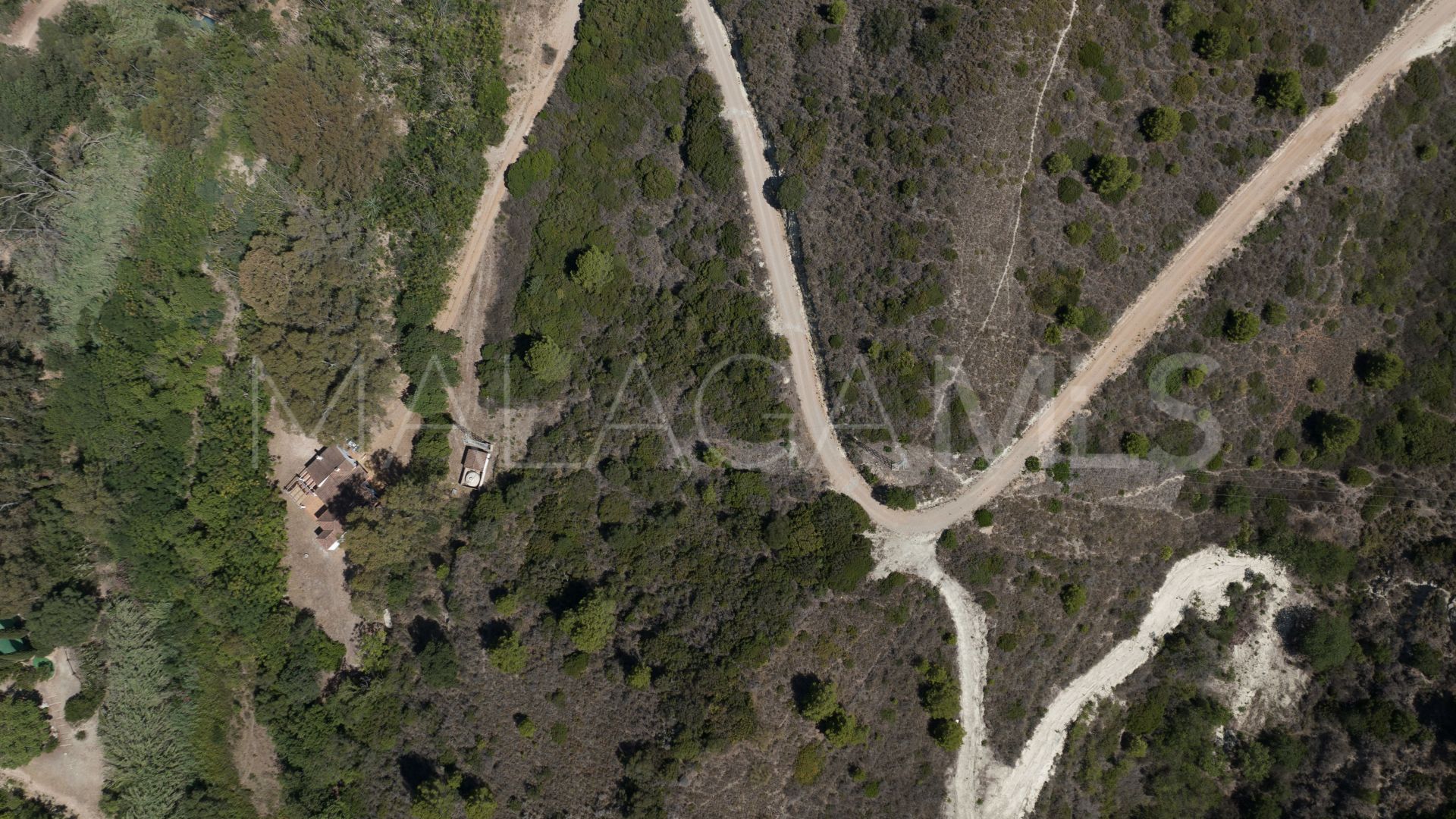 Buy villa in Casares