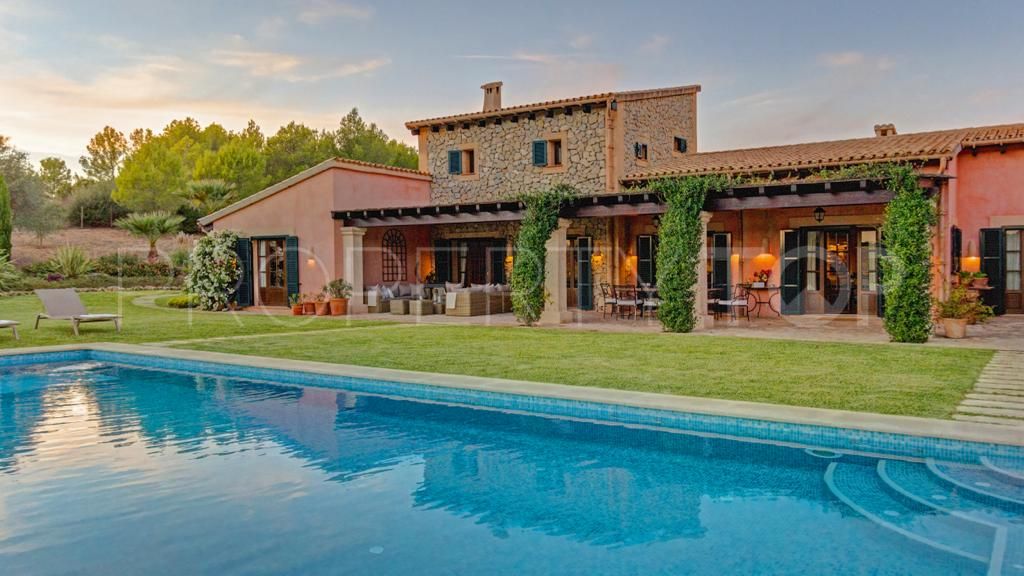 Finca with 6 bedrooms for sale in Calvià