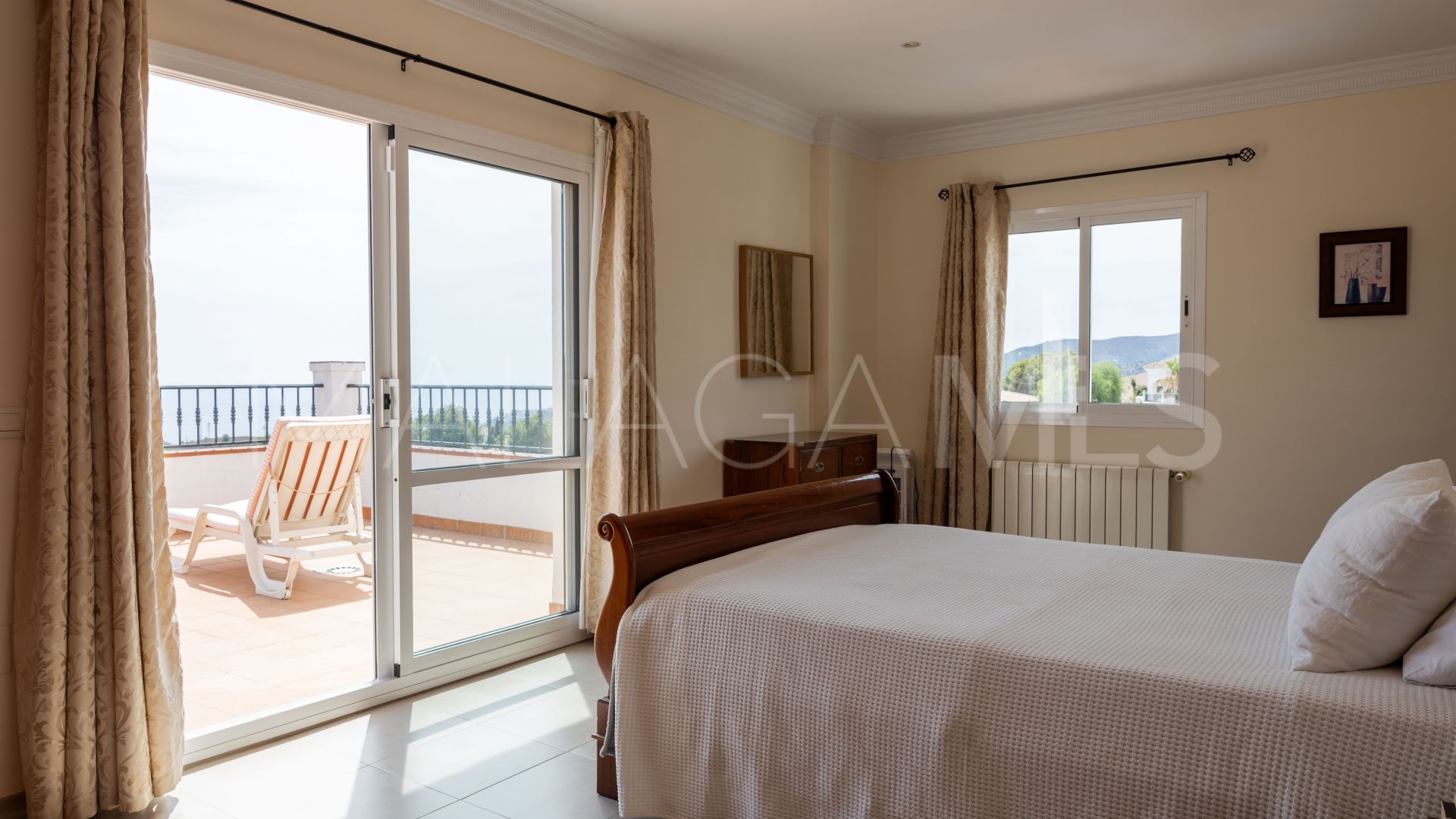 Villa for sale in Frigiliana