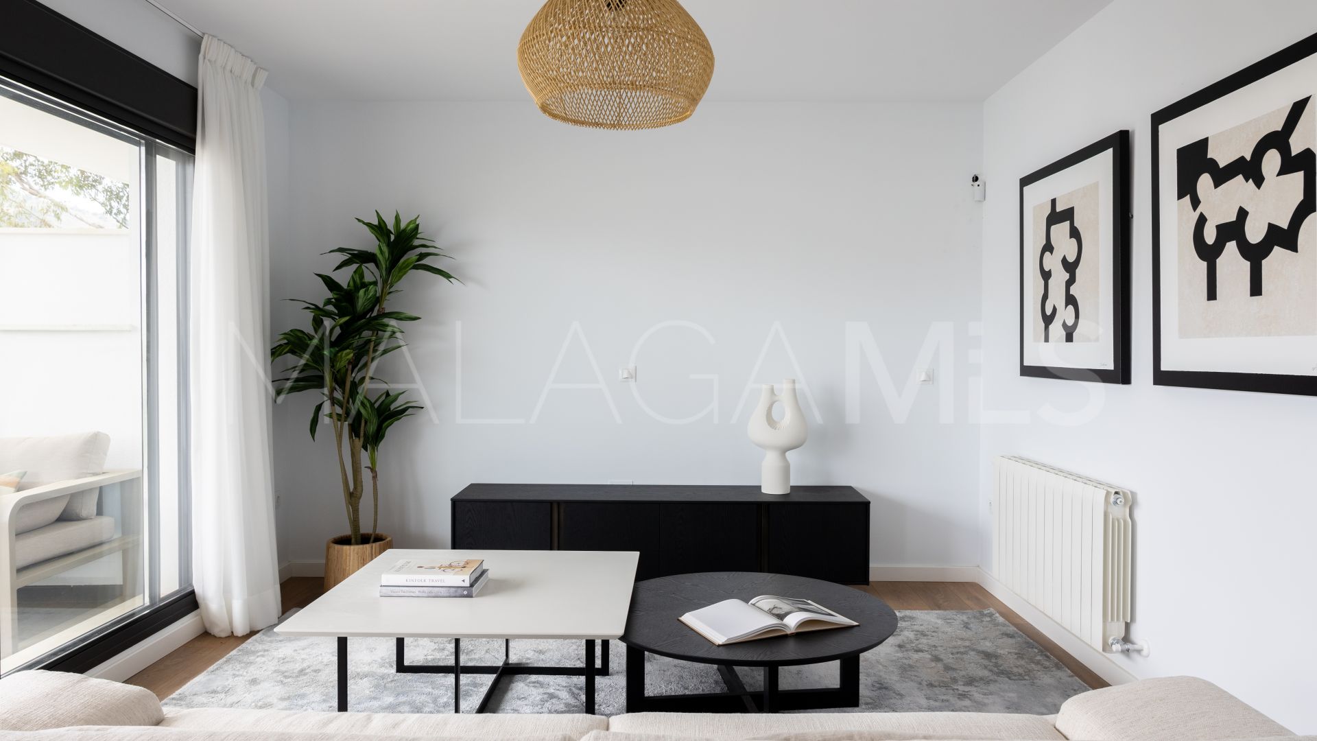 Buy 4 bedrooms apartment in El Limonar