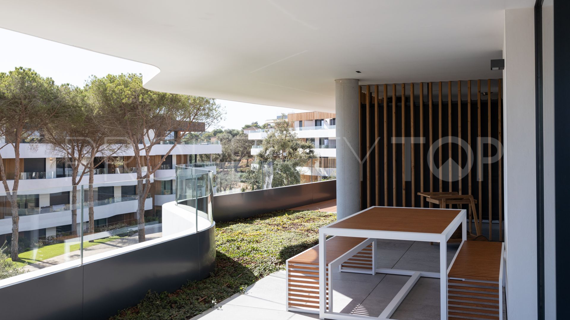 For sale Sotogrande Alto Central apartment with 3 bedrooms