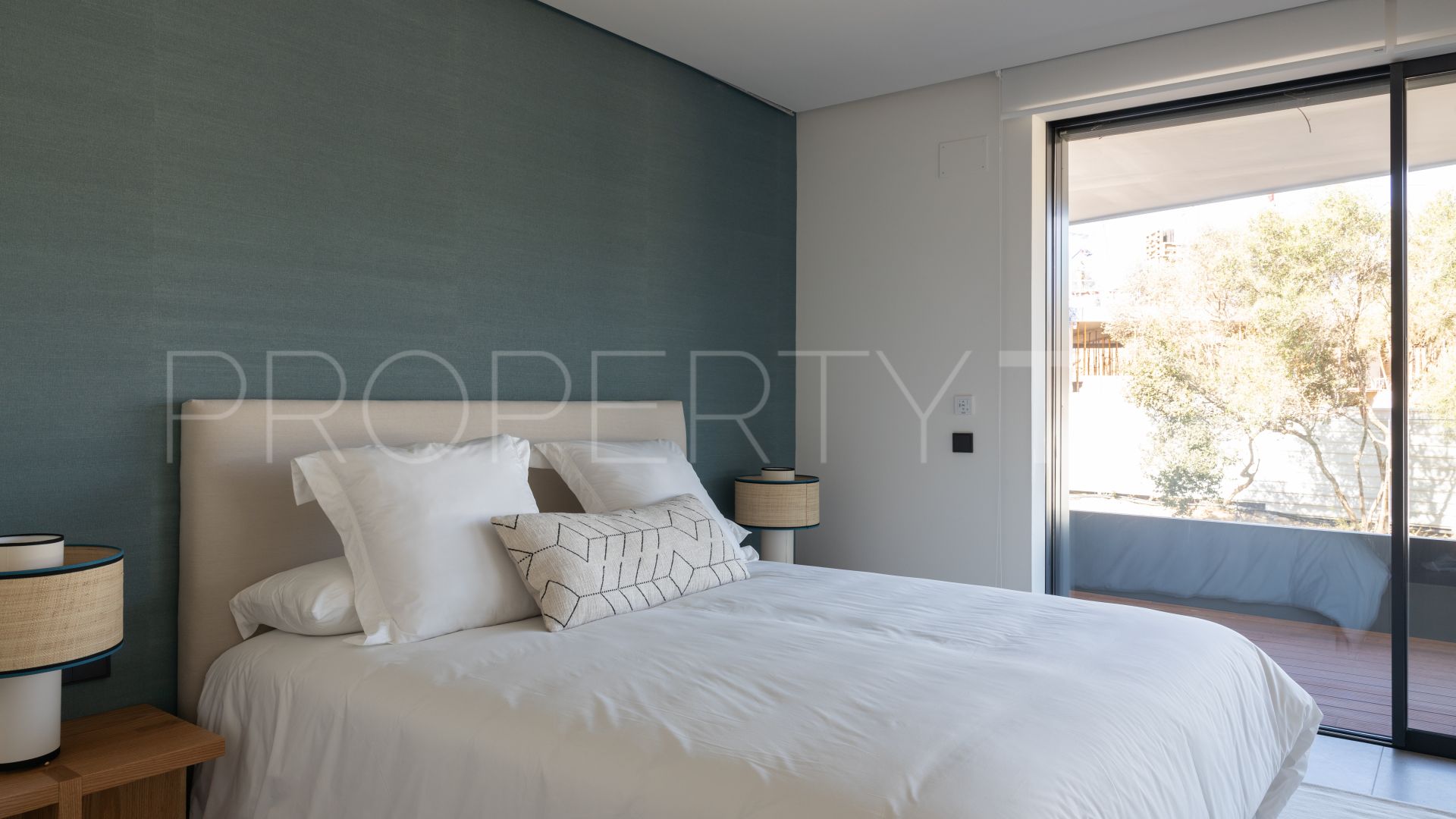 For sale Sotogrande Alto Central apartment with 3 bedrooms